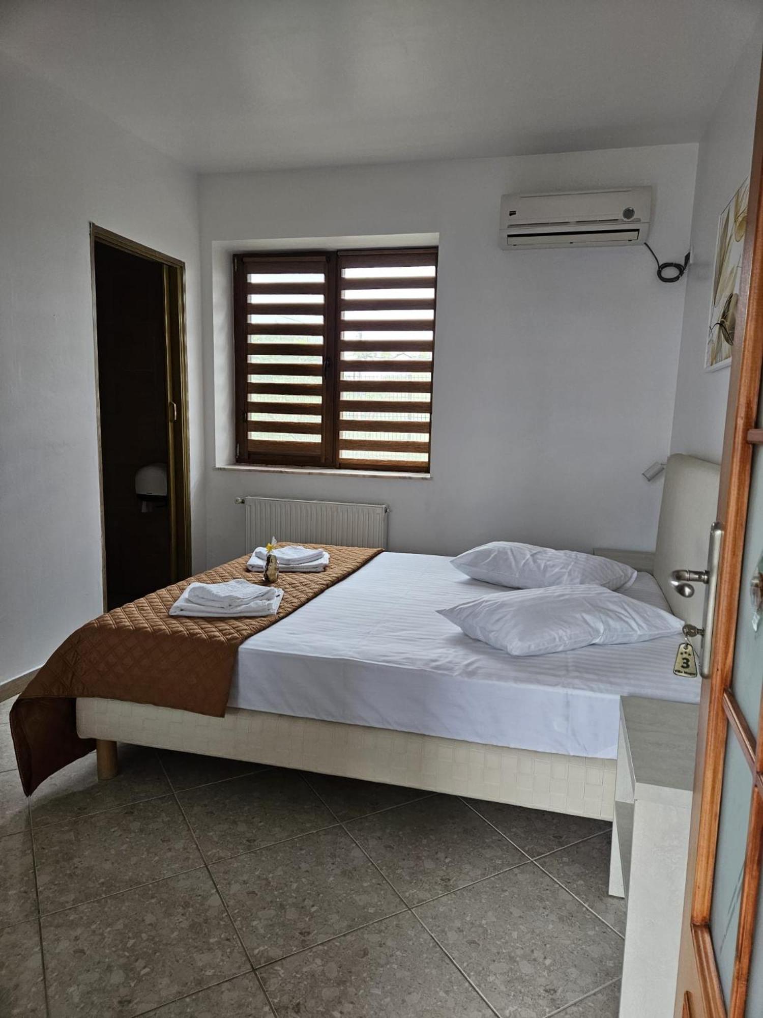 Standard Double Room - Photo 53