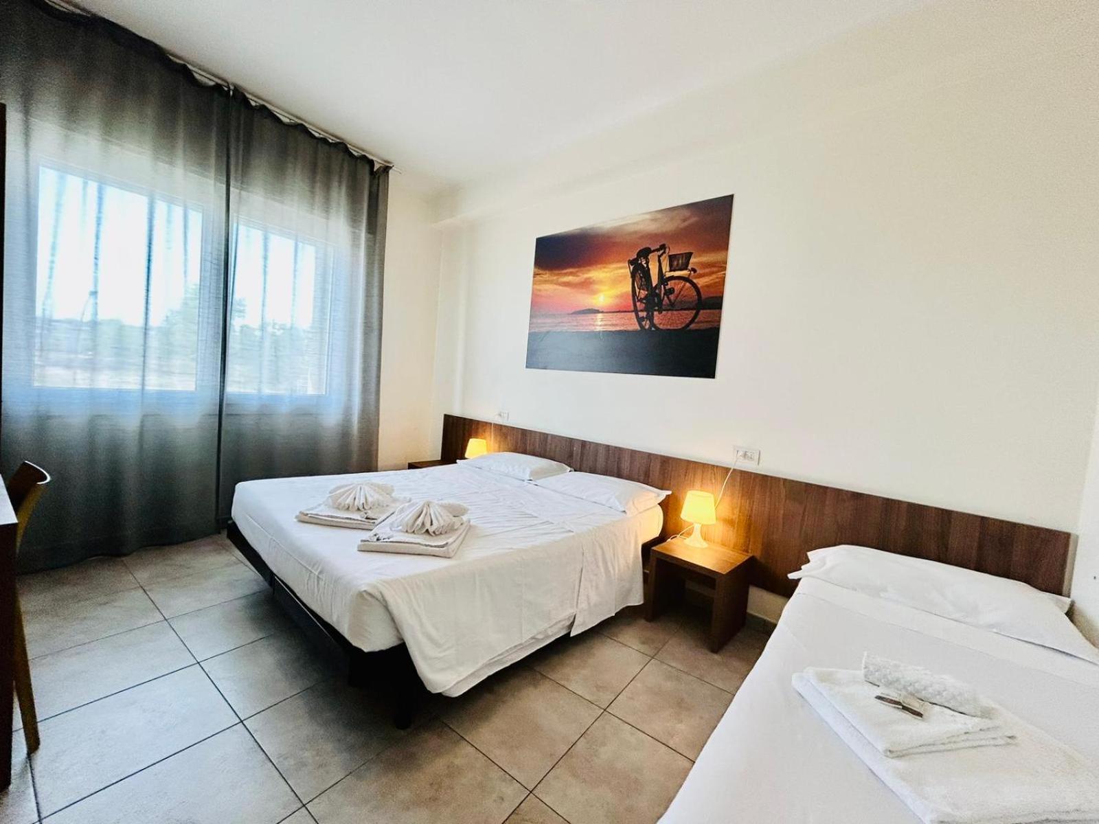 Triple Room with Private Bathroom photo 3