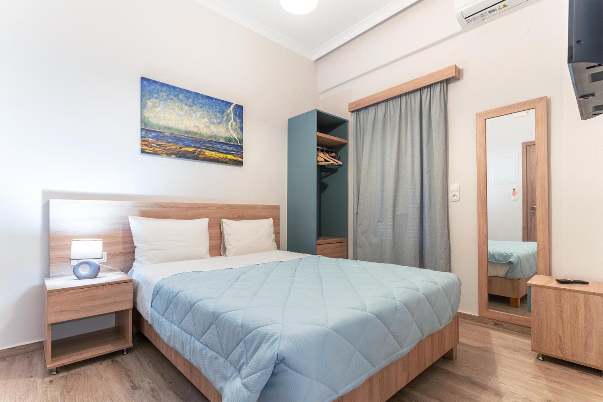 Deluxe Double Room with Side Sea View - Photo 5