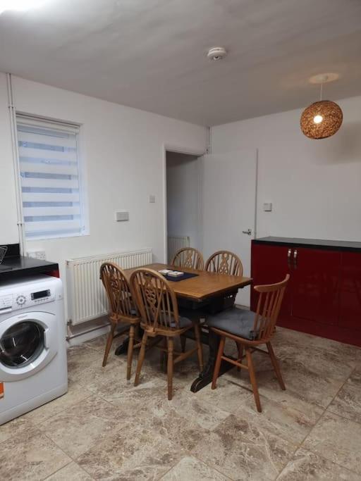 Three-Bedroom House photo 3