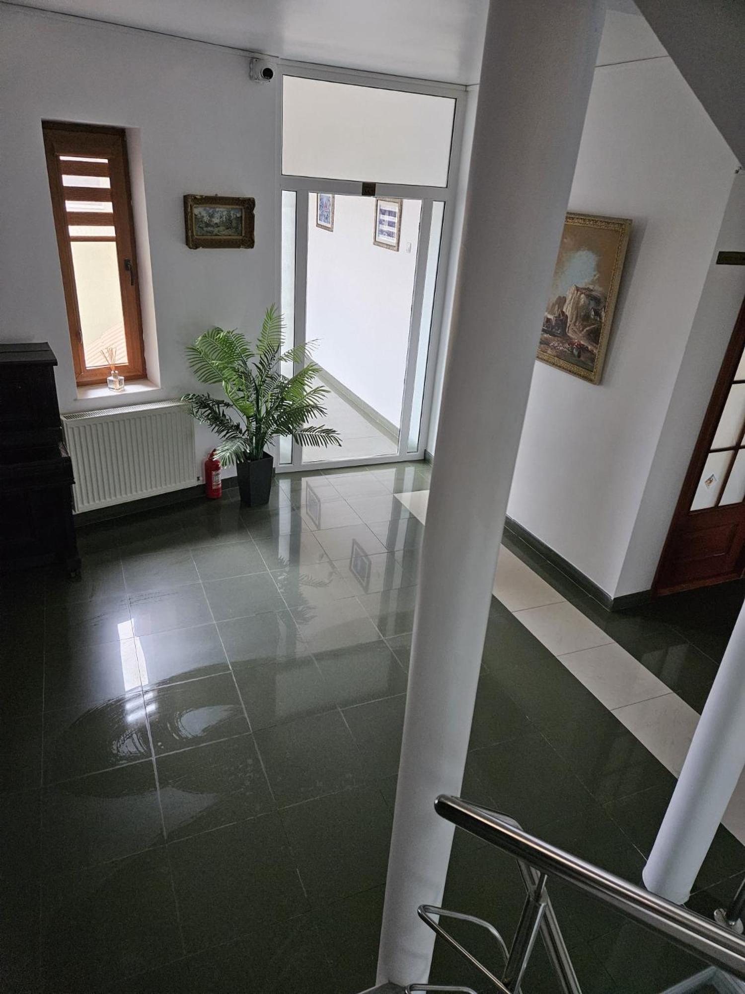 Standard Double Room - Photo 23