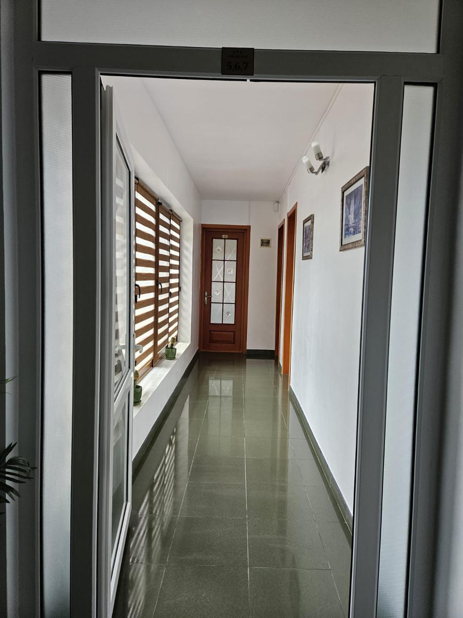 Standard Double Room - Photo 27