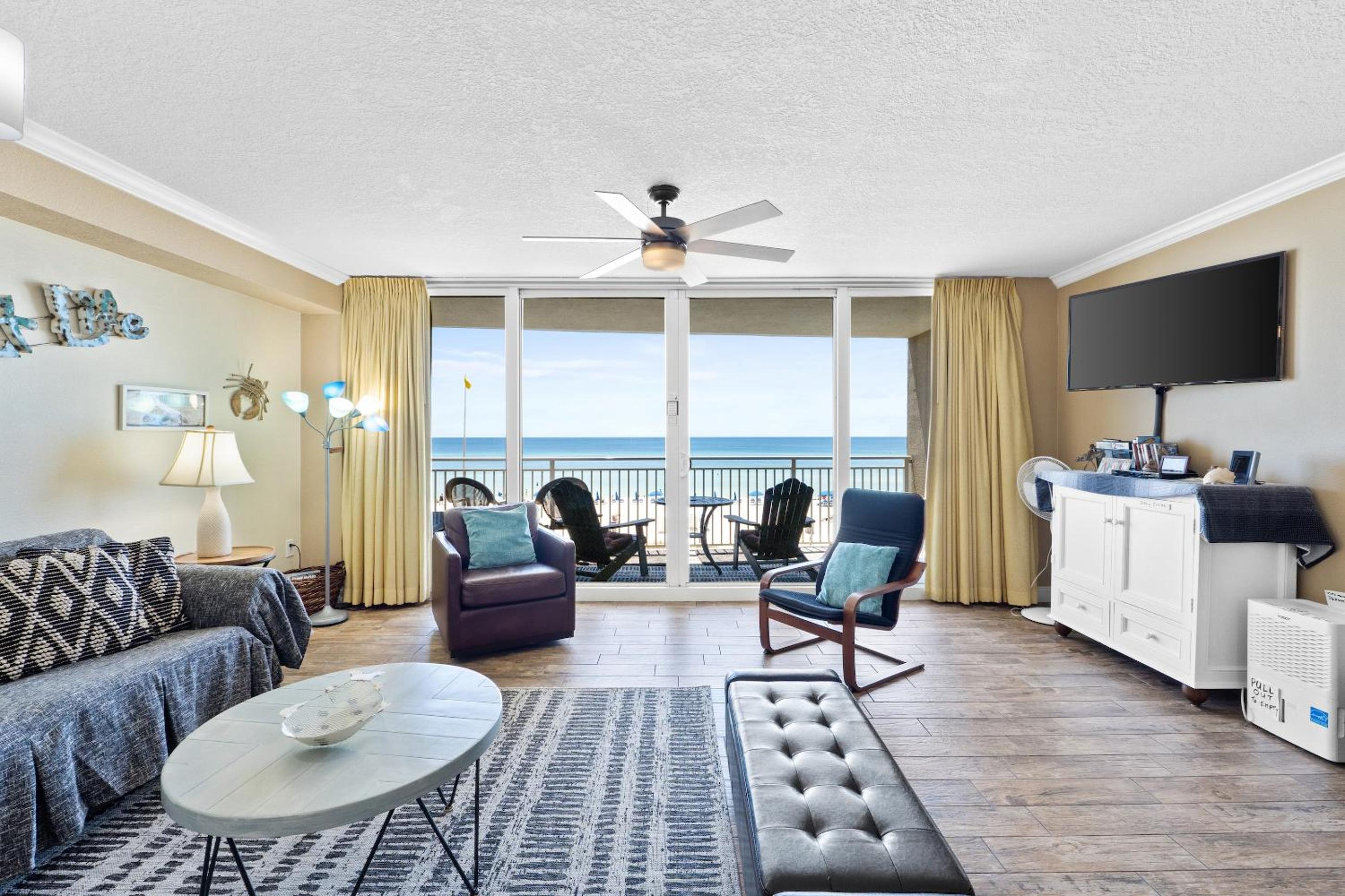Apartment With Sea View photo 2