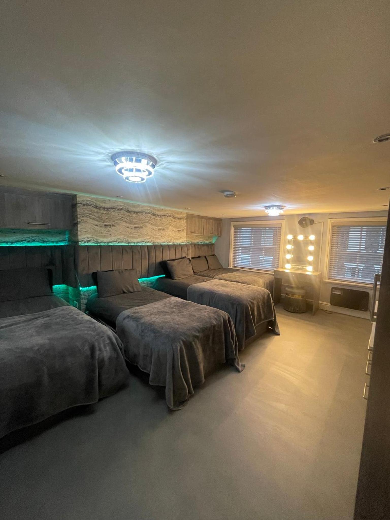 Three-Bedroom Apartment - Photo 13