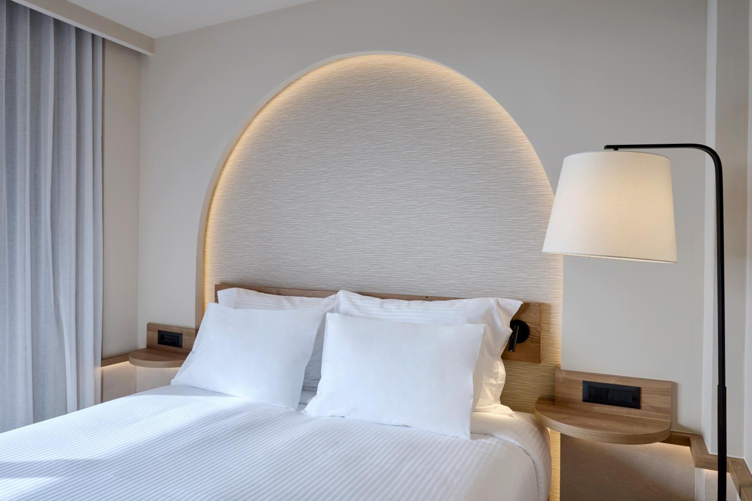Deluxe Comfort Room