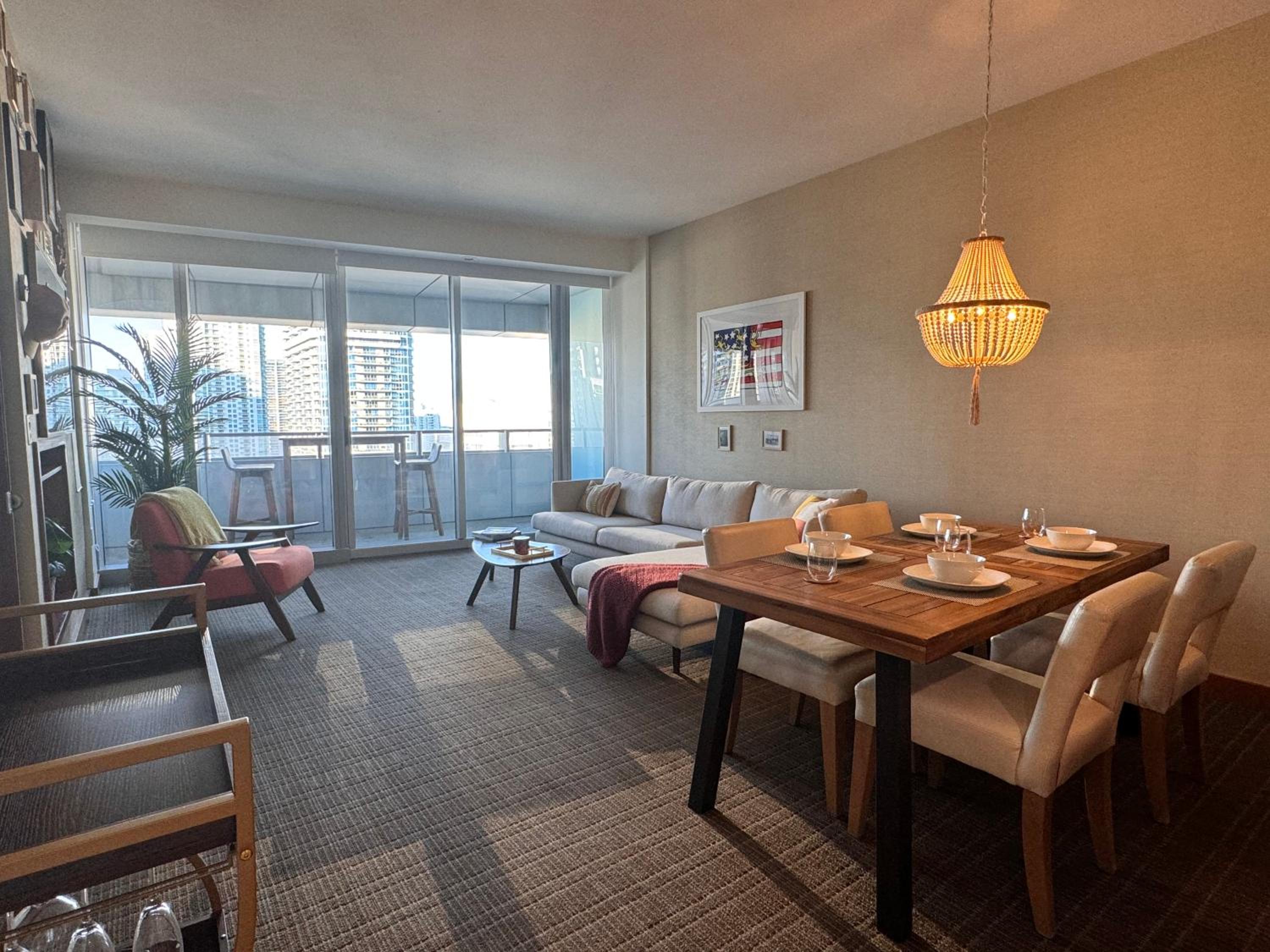 One-Bedroom Apartment with View photo 2