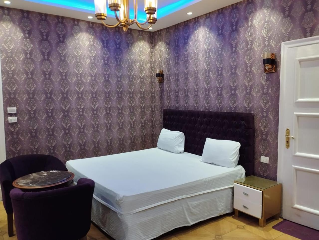Deluxe Double Room - Photo 11