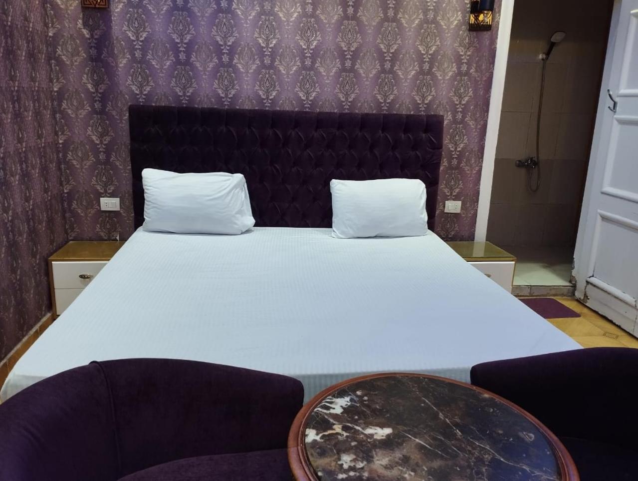 Deluxe Double Room - Photo 9