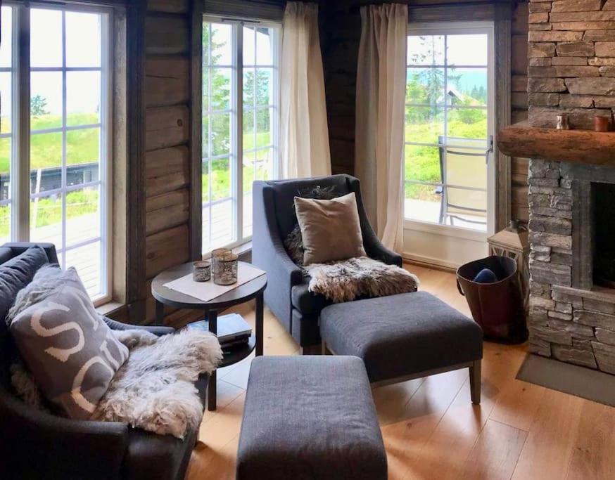 Four-Bedroom House photo 2