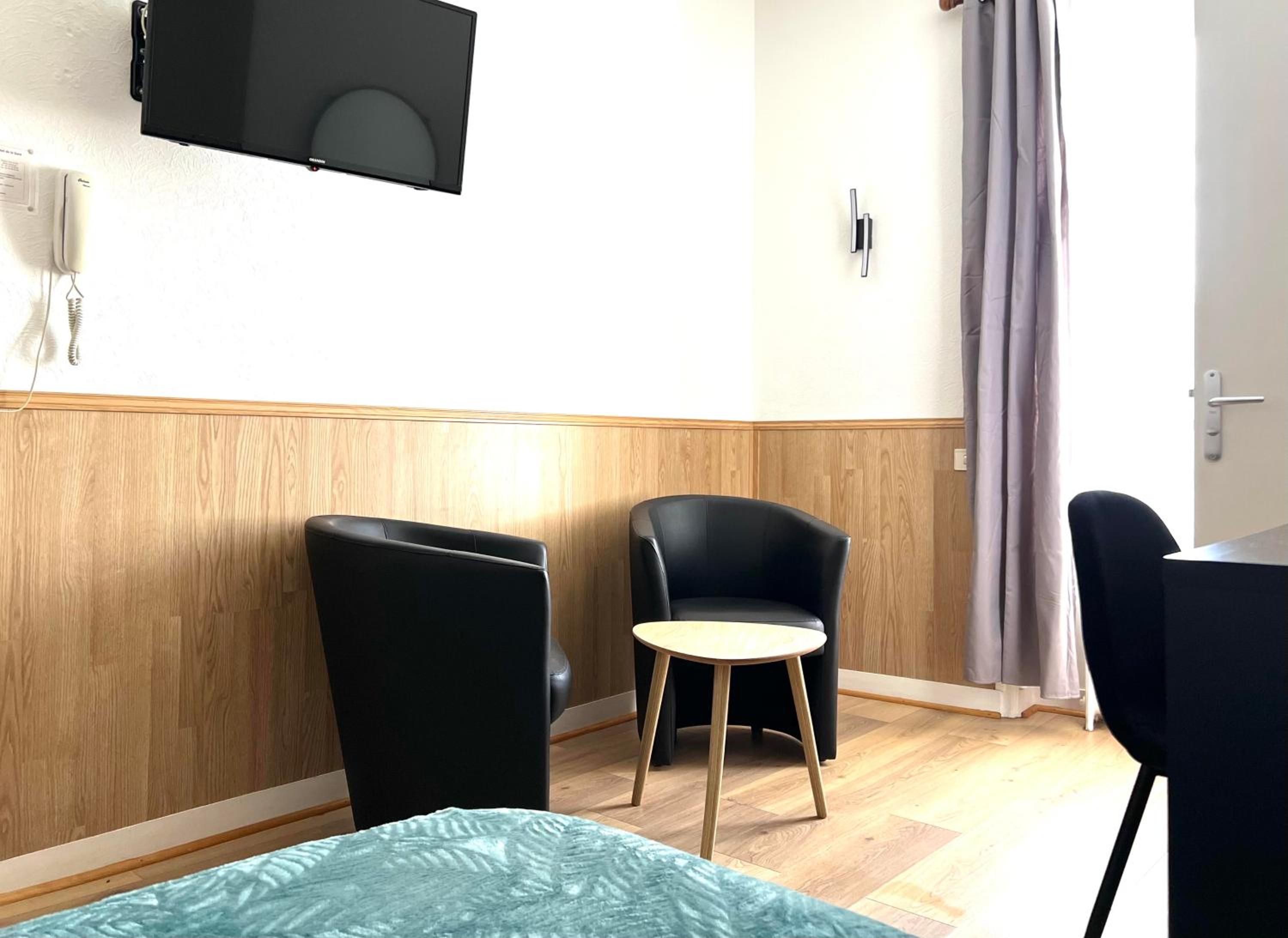 Standard Single Room with Shower photo 3