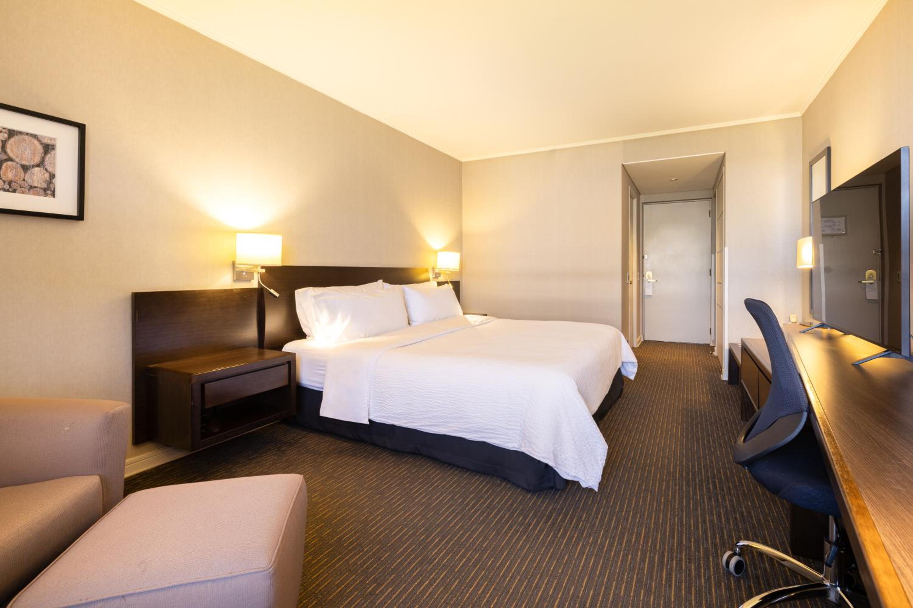 Standard King Room - Photo 2