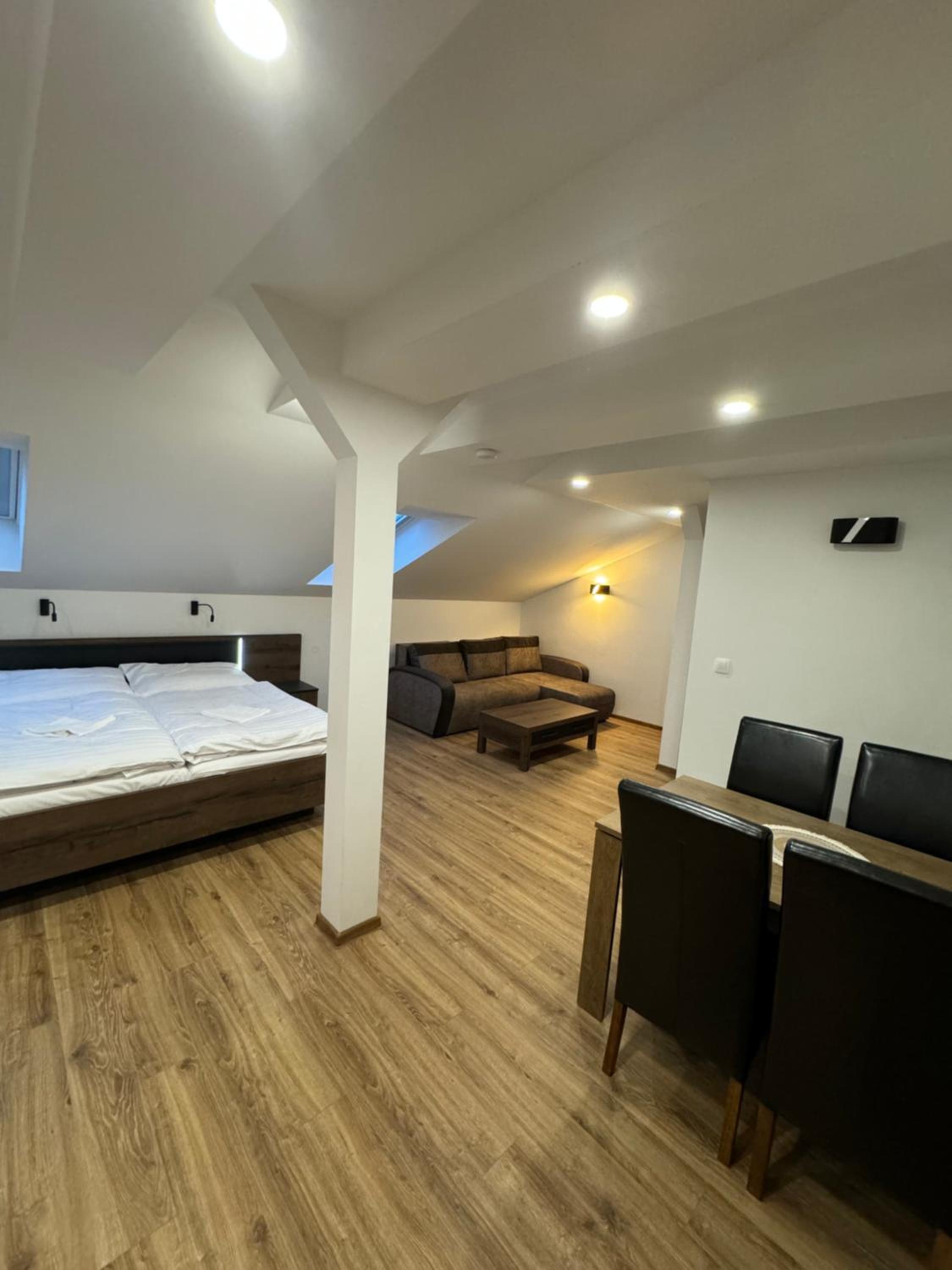 Deluxe Apartment photo 2