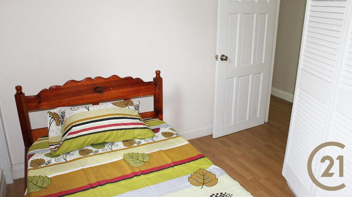 Three-Bedroom Apartment photo 2