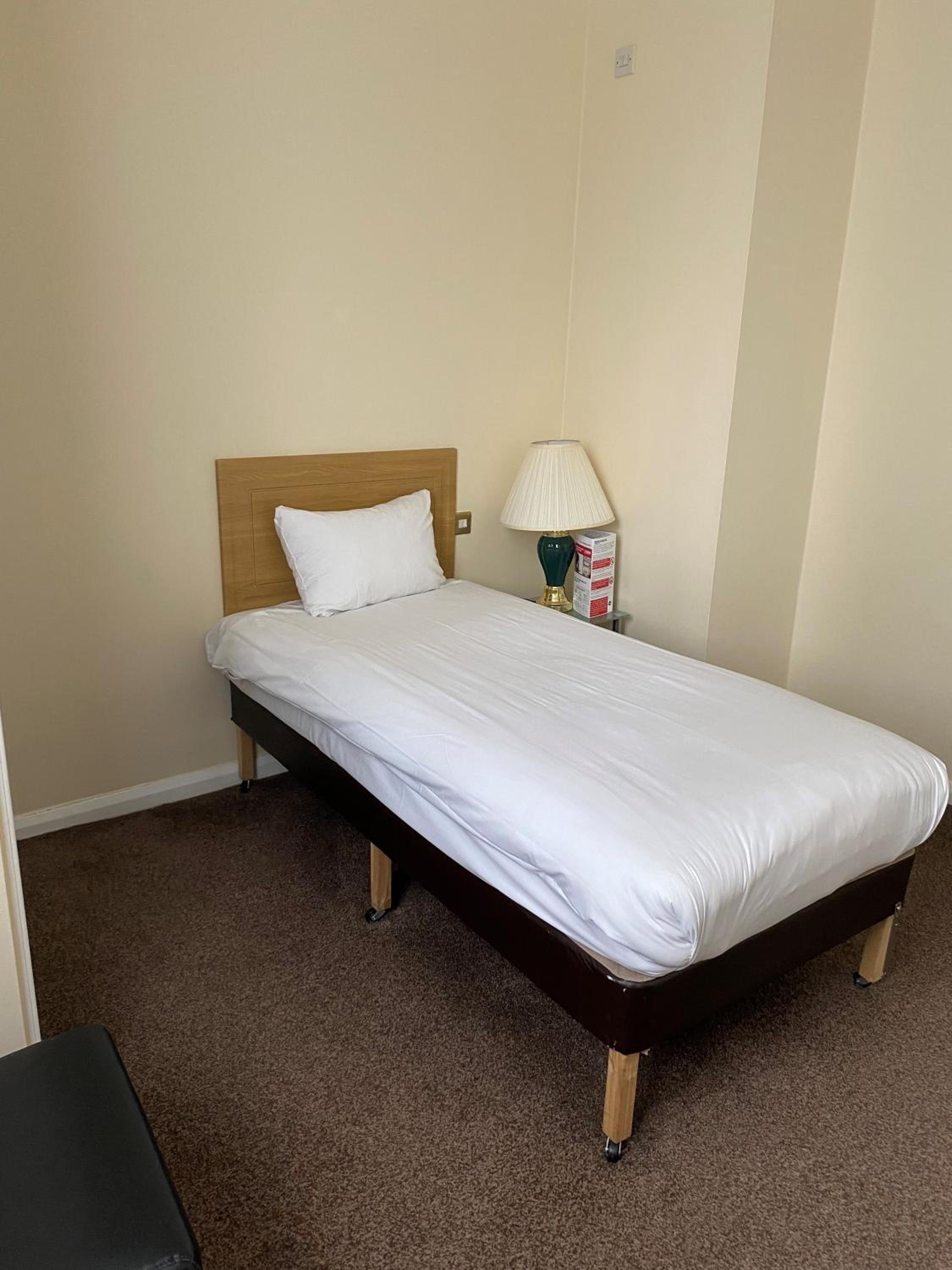 Standard Single Room - Photo 3