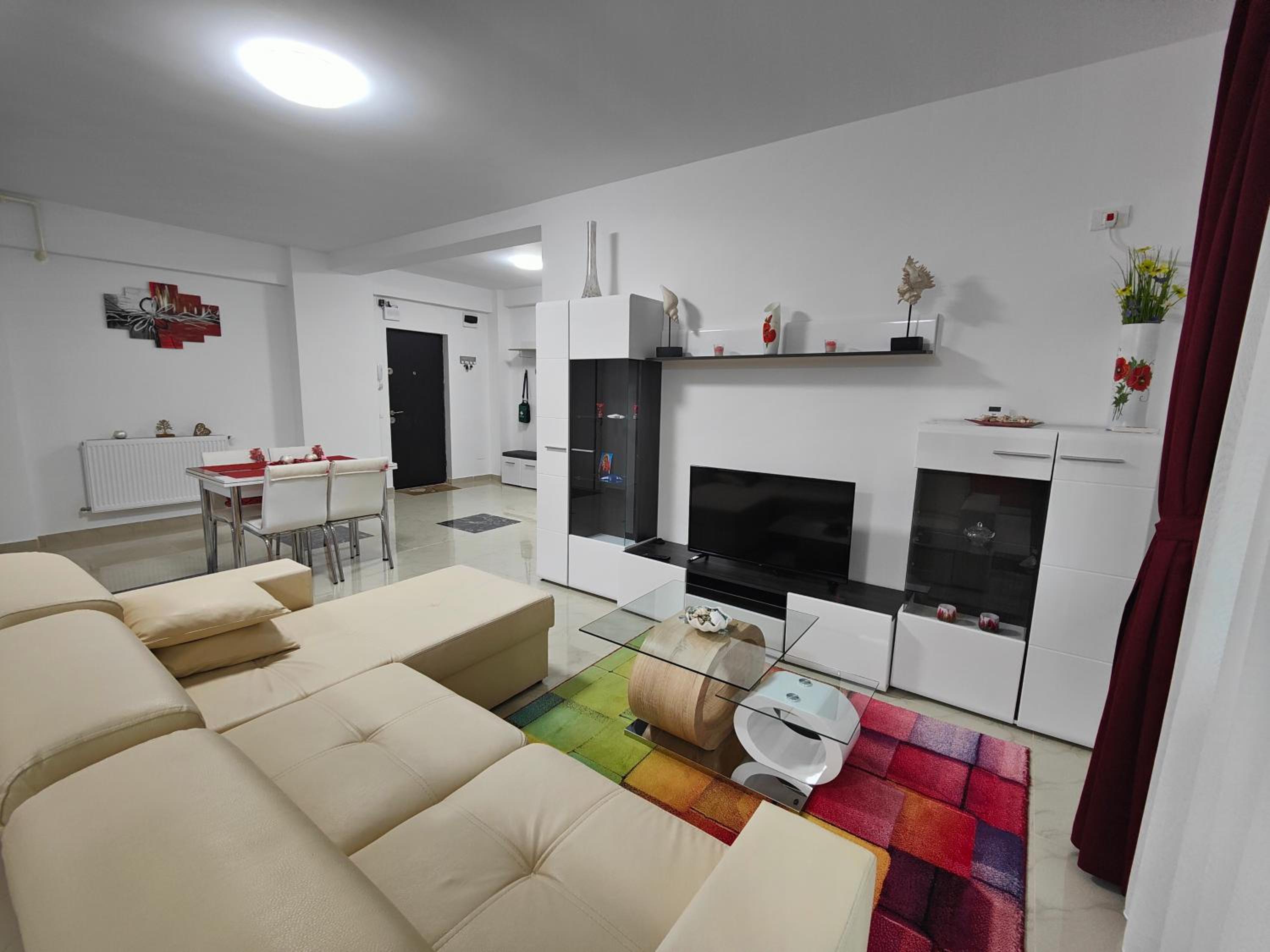 Apartment photo 1