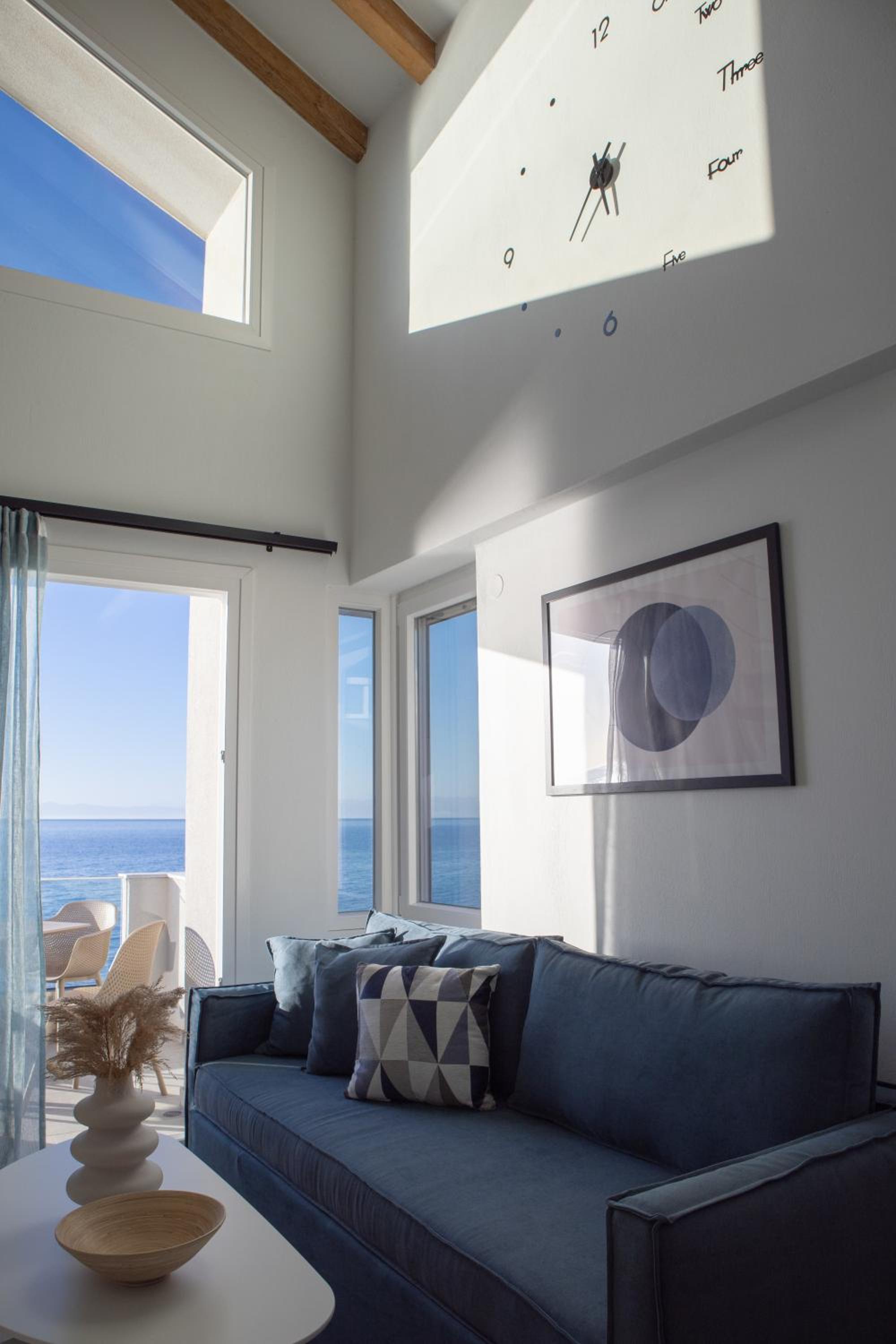 Deluxe Suite with Sea View photo 3