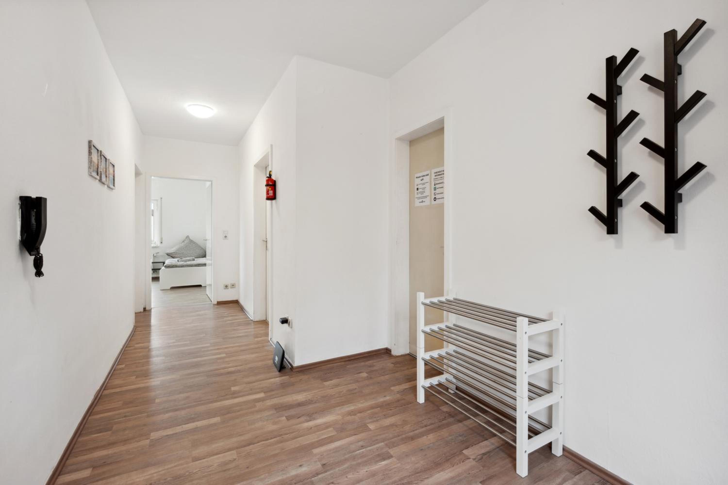 Three-Bedroom Apartment - High Floor photo 3