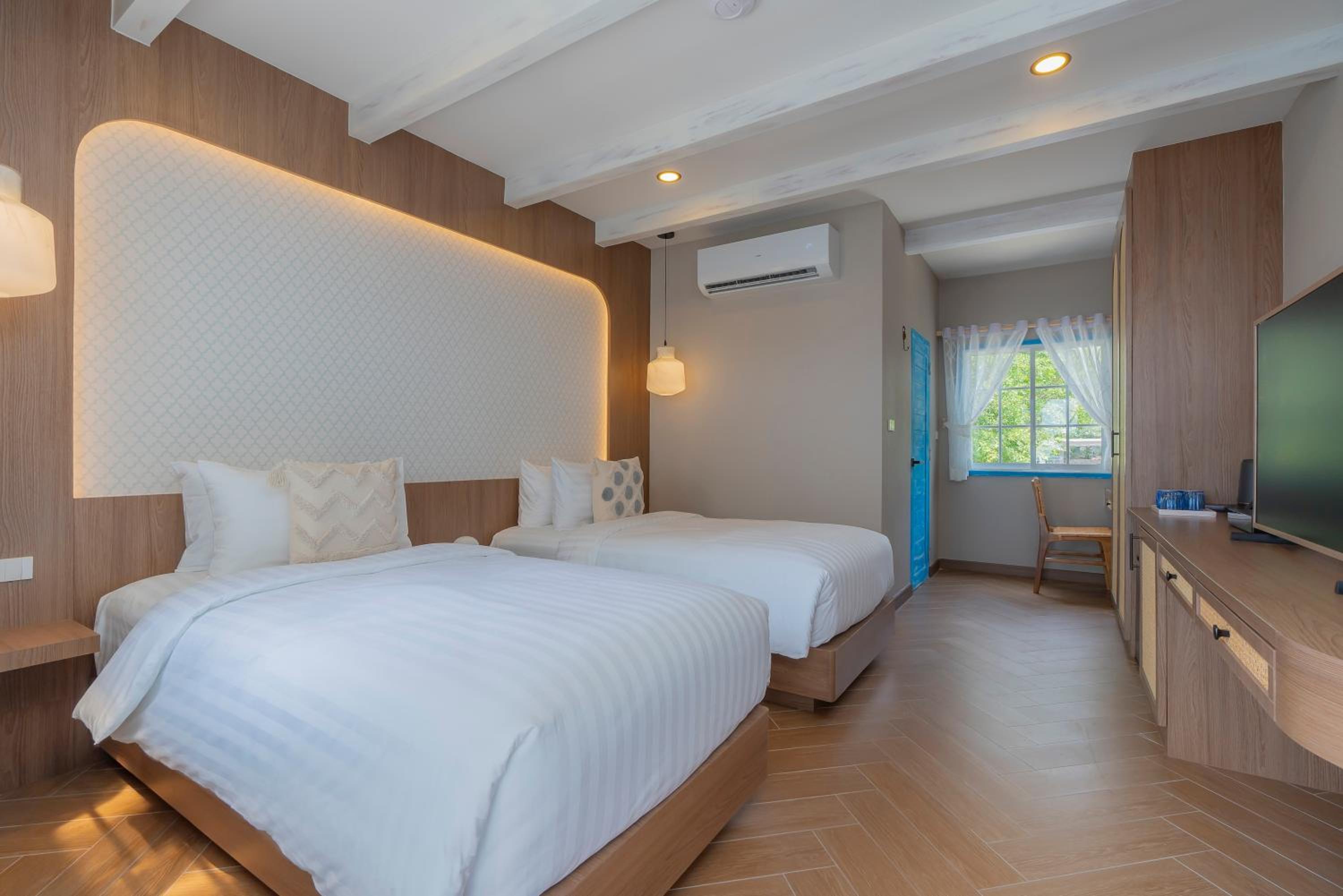 Cafe Suites4 Superior Twin with Sea View
