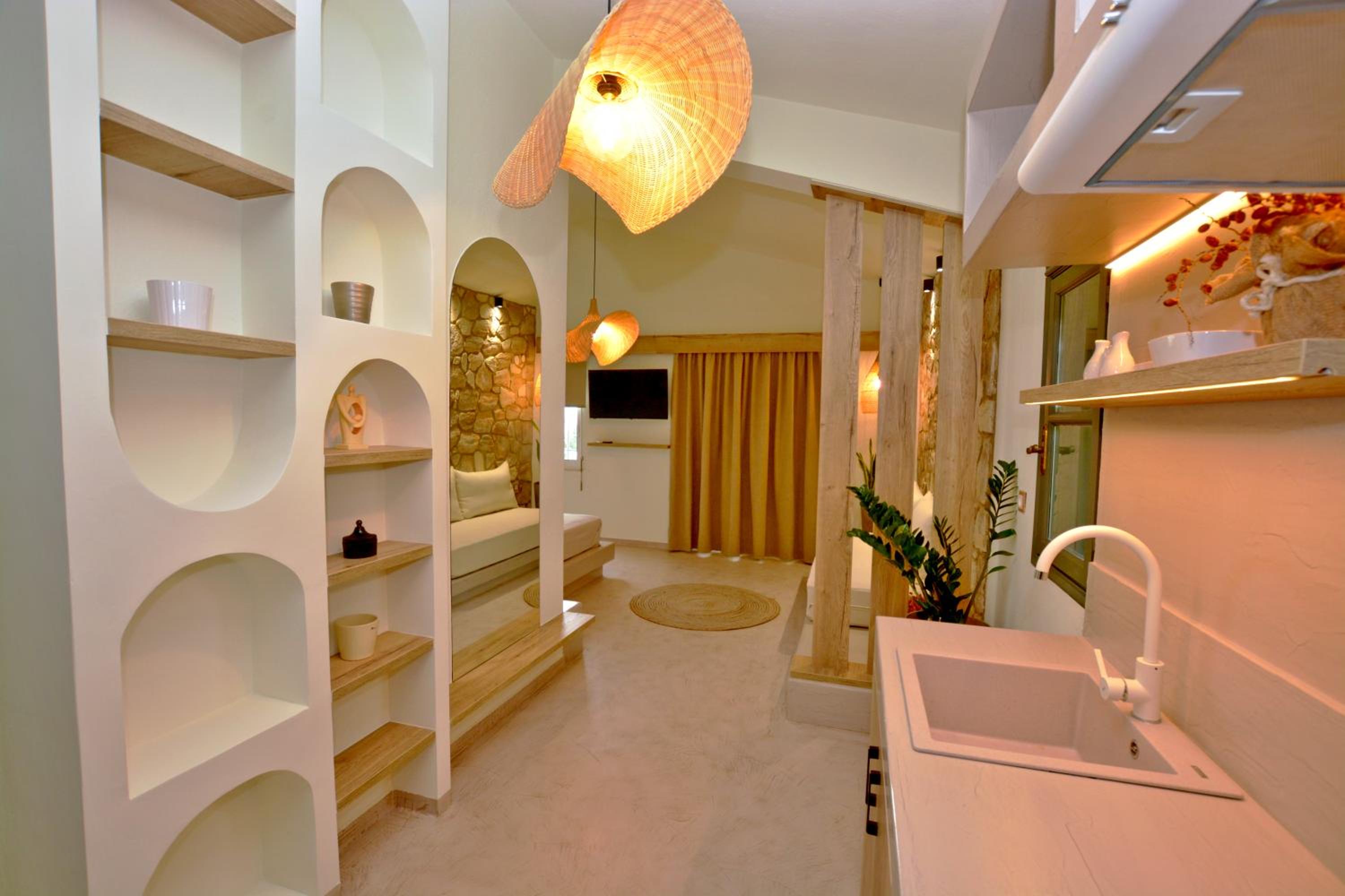 Deluxe Suite with Spa Bath photo 1