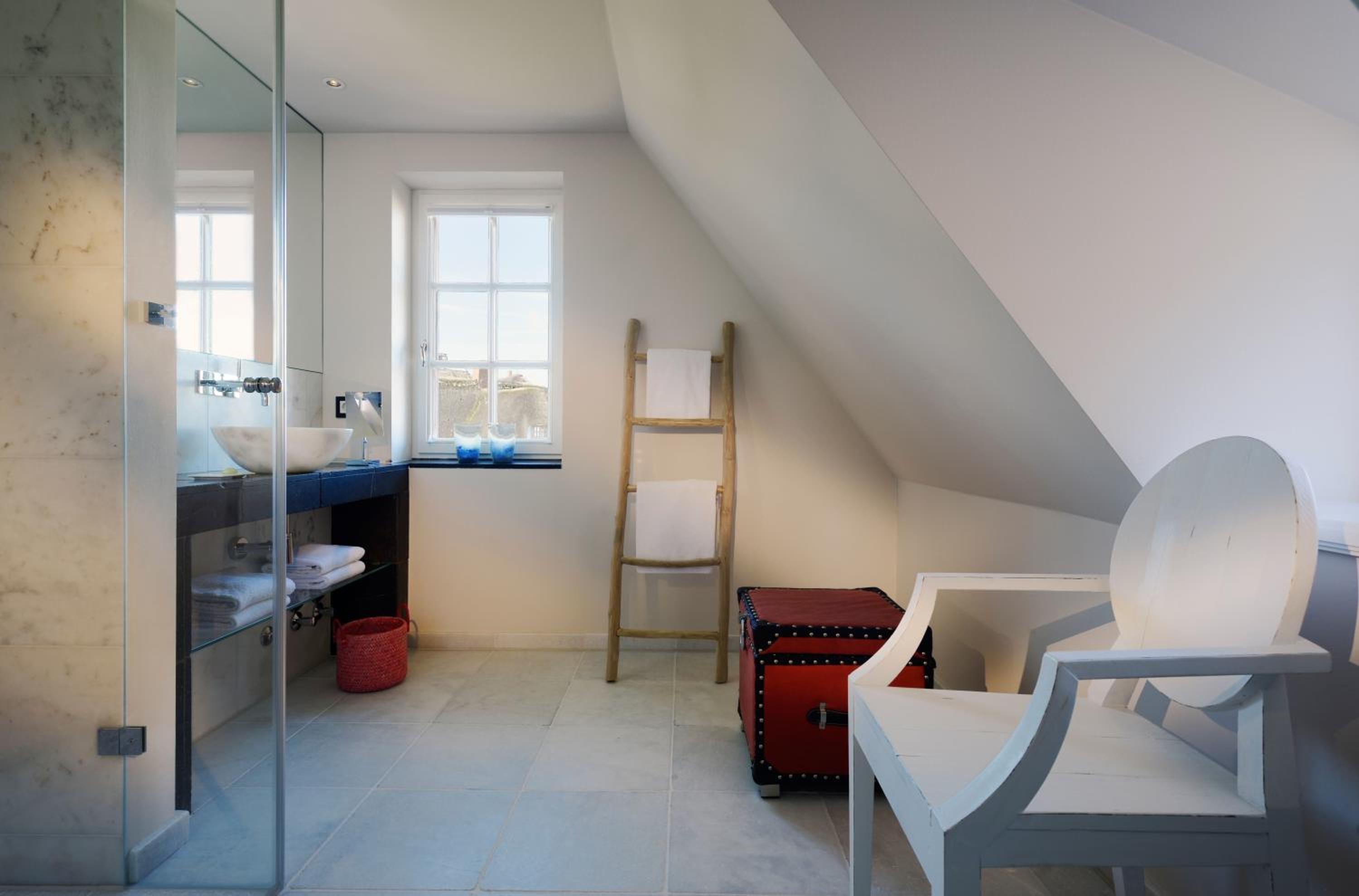 Comfort Double Room thumbnail 6
