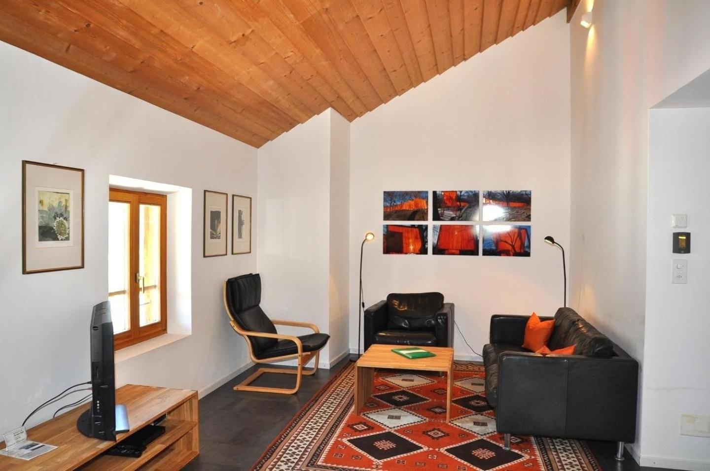 Apartment photo 1