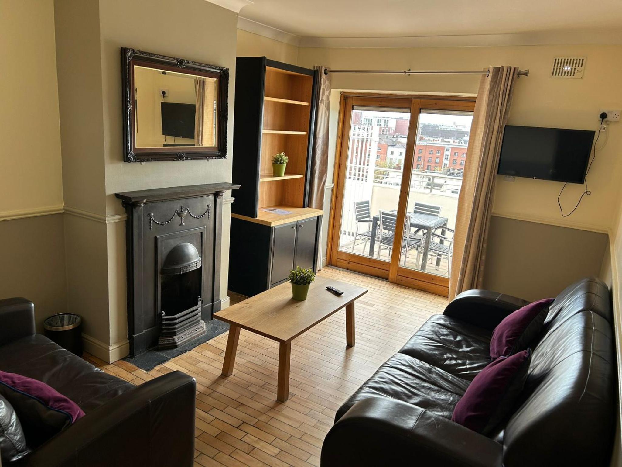 Three-Bedroom Apartment photo 1