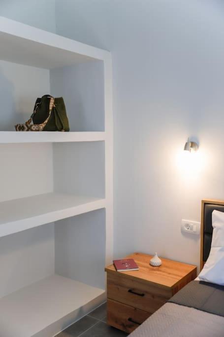 One-Bedroom House photo 2