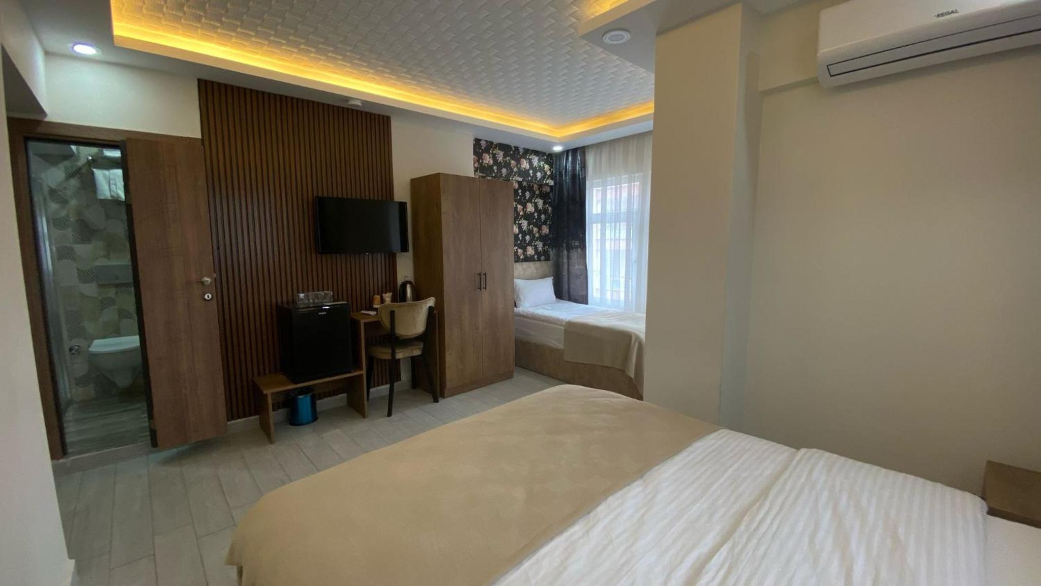 Classic Triple Room - Photo 3