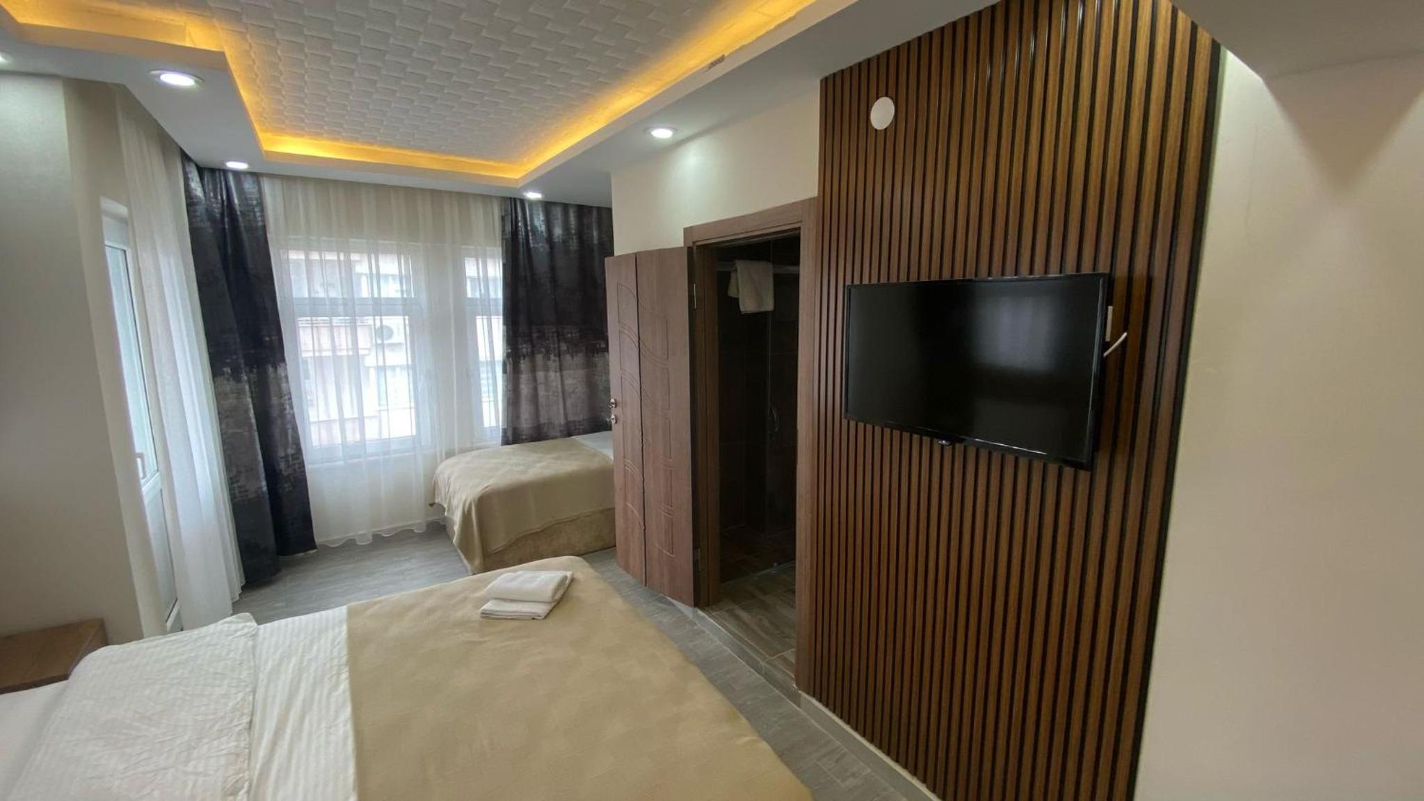 Classic Quadruple Room photo 2