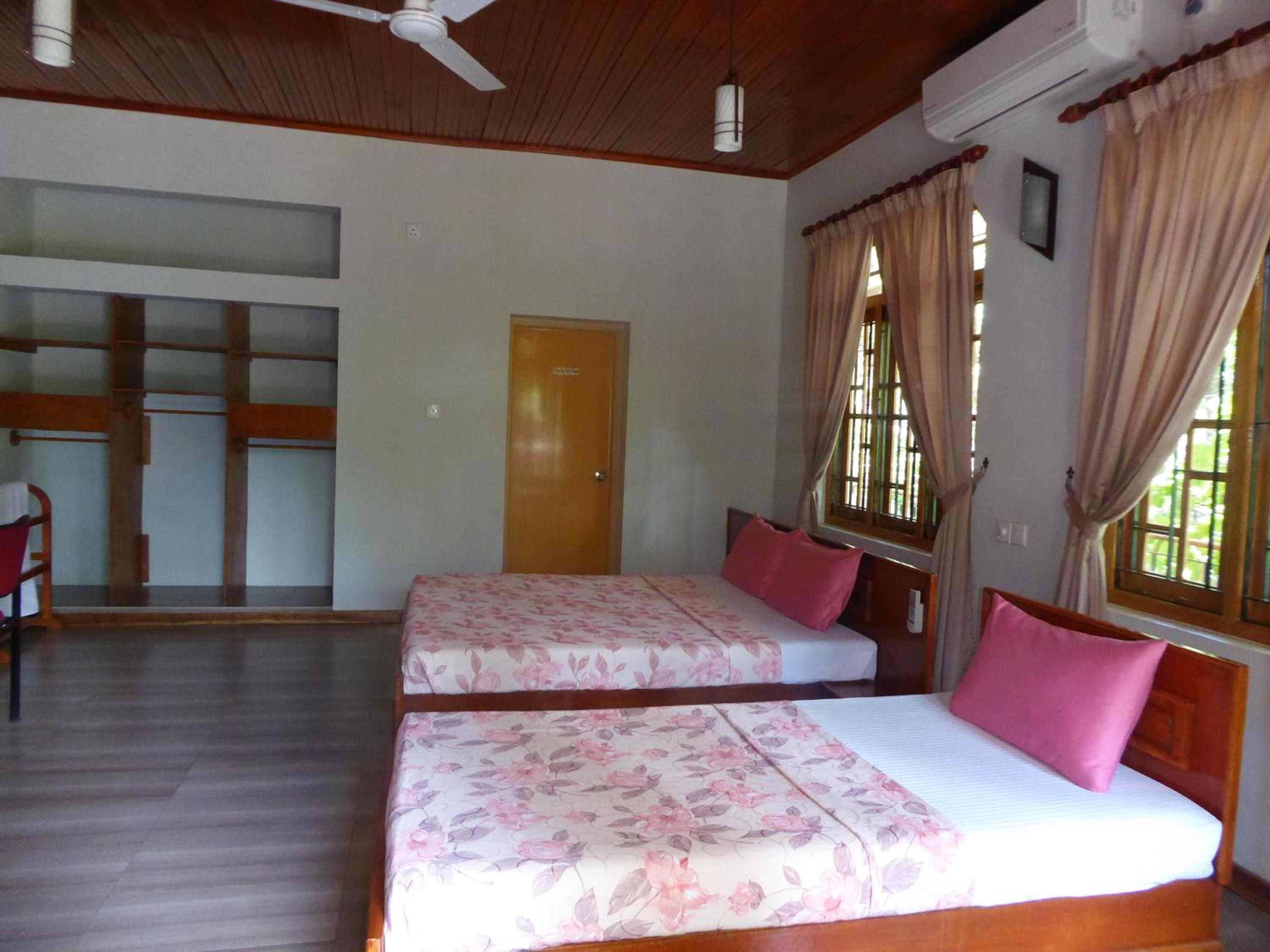Standard Triple Room photo 3