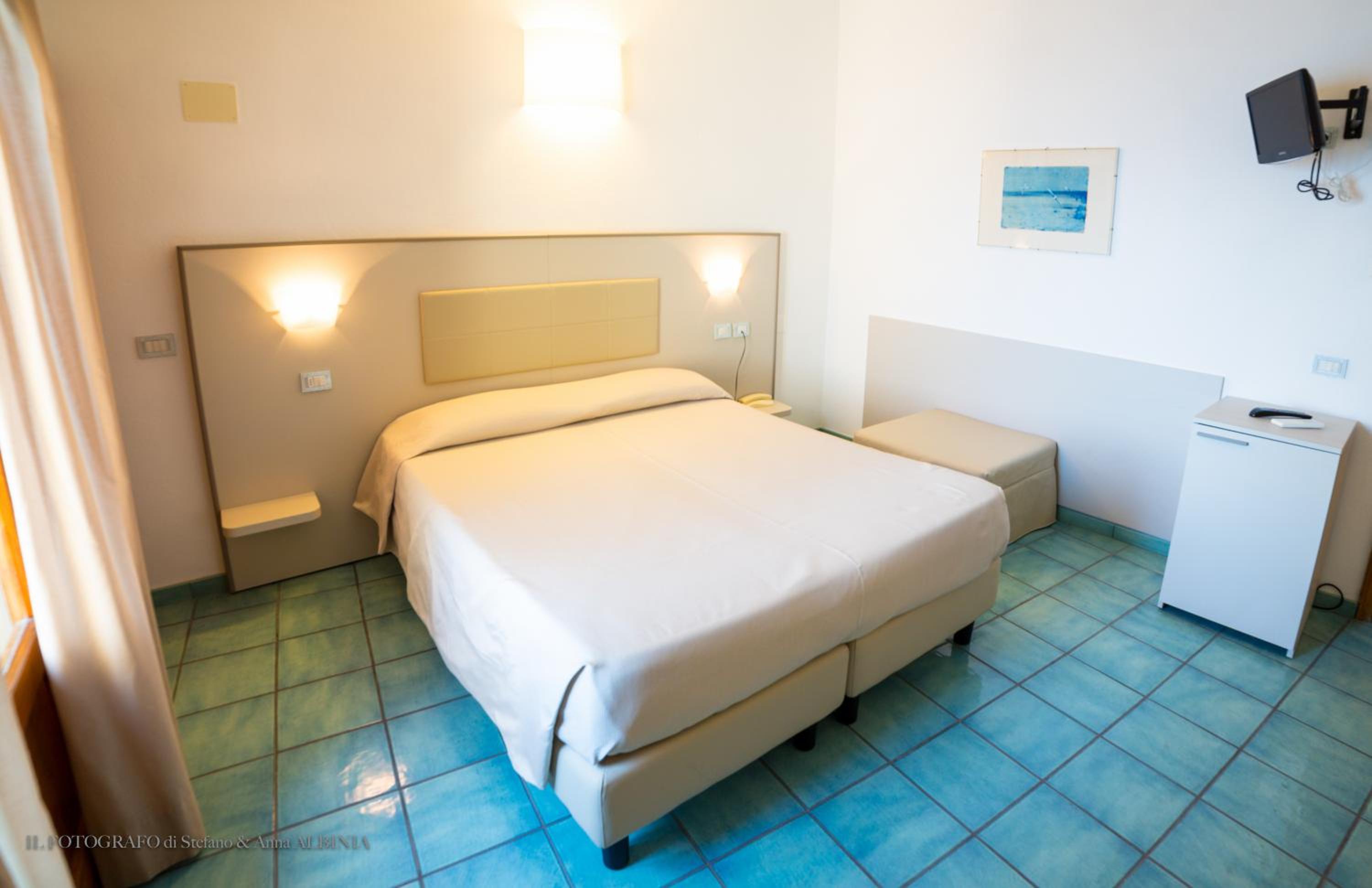 Double or Twin Room with Sea View