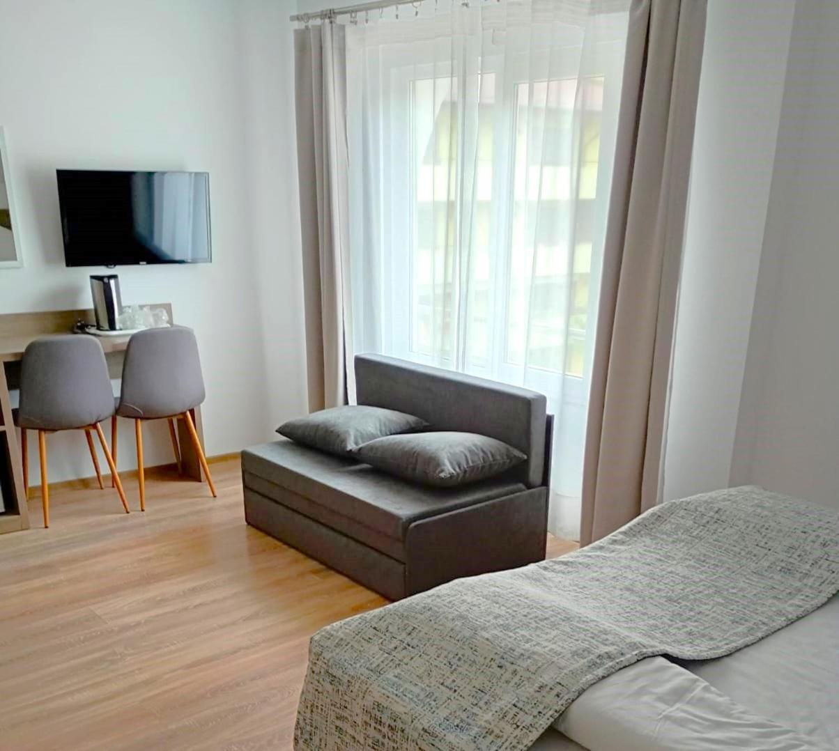 King Room with Balcony photo 2