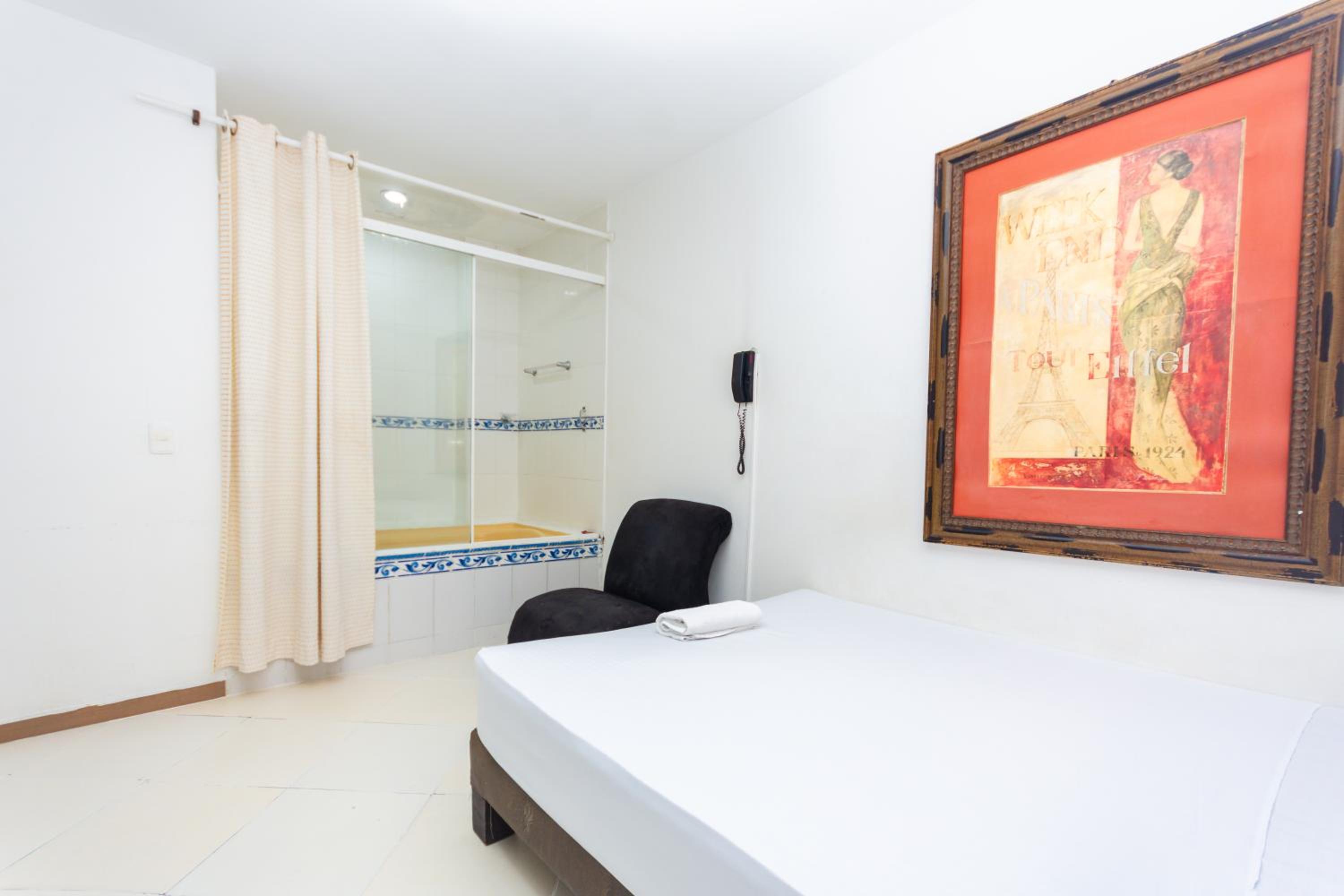 Double Room - Photo 4