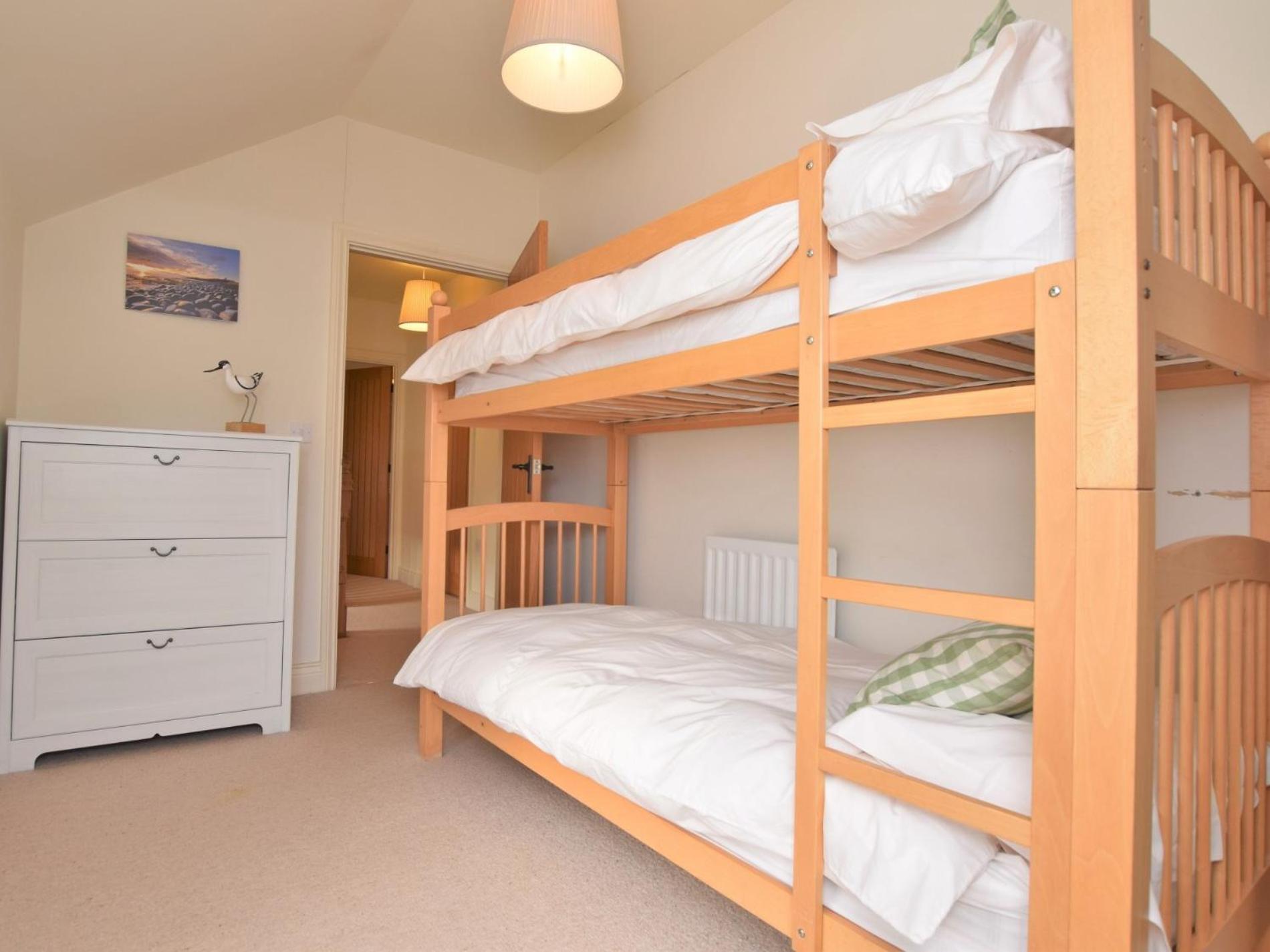 Three-Bedroom House photo 3