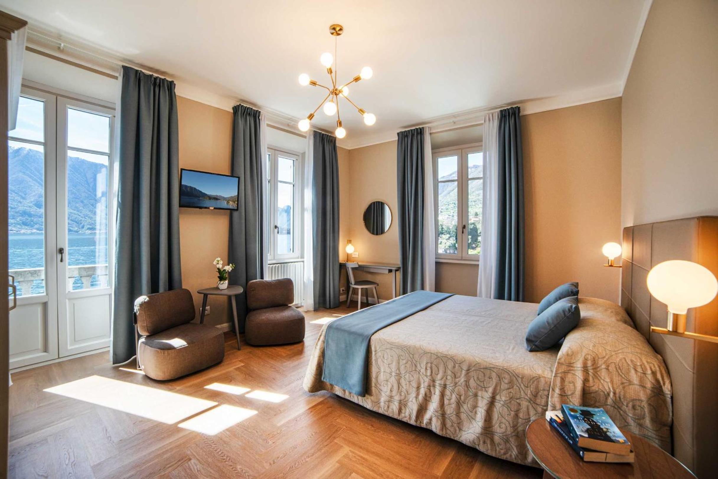 Deluxe Double With Lake View