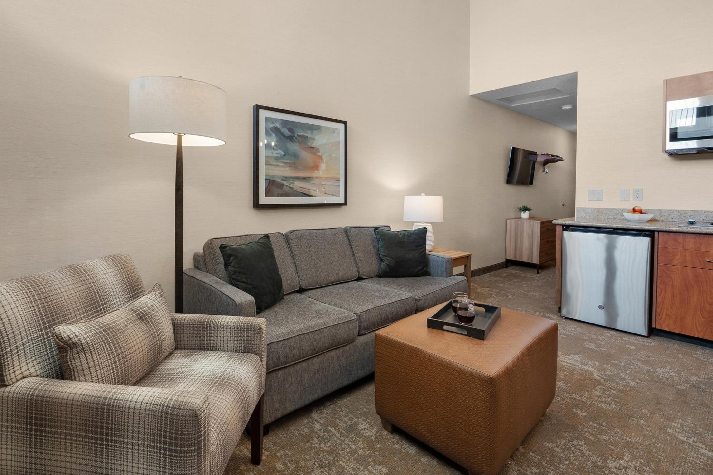 Queen Suite Oceanfront photo 3