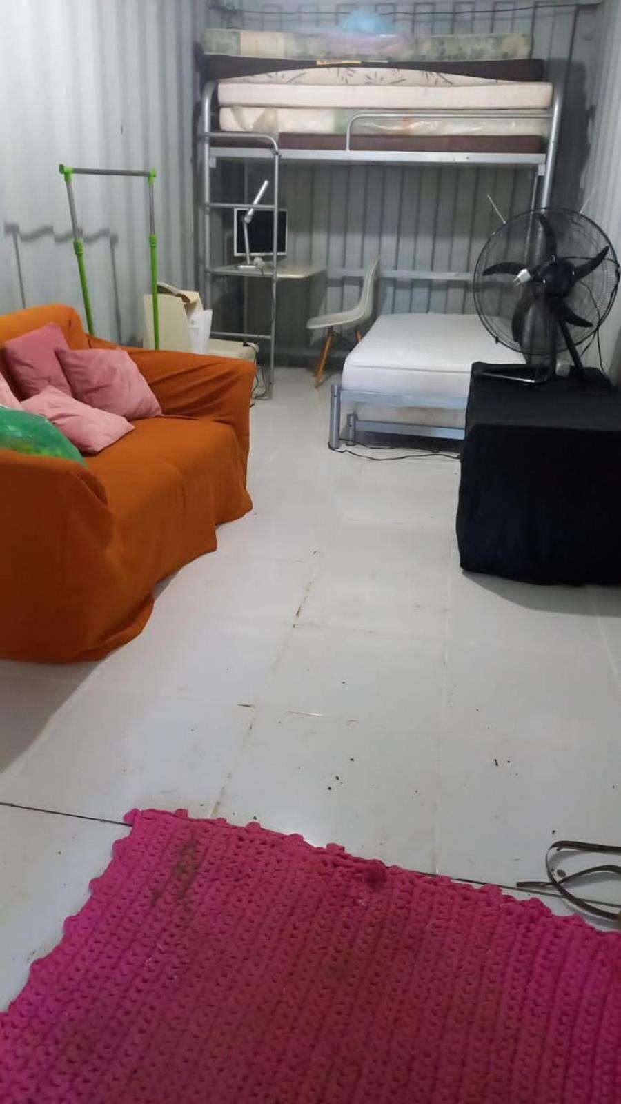 One-Bedroom House photo 1