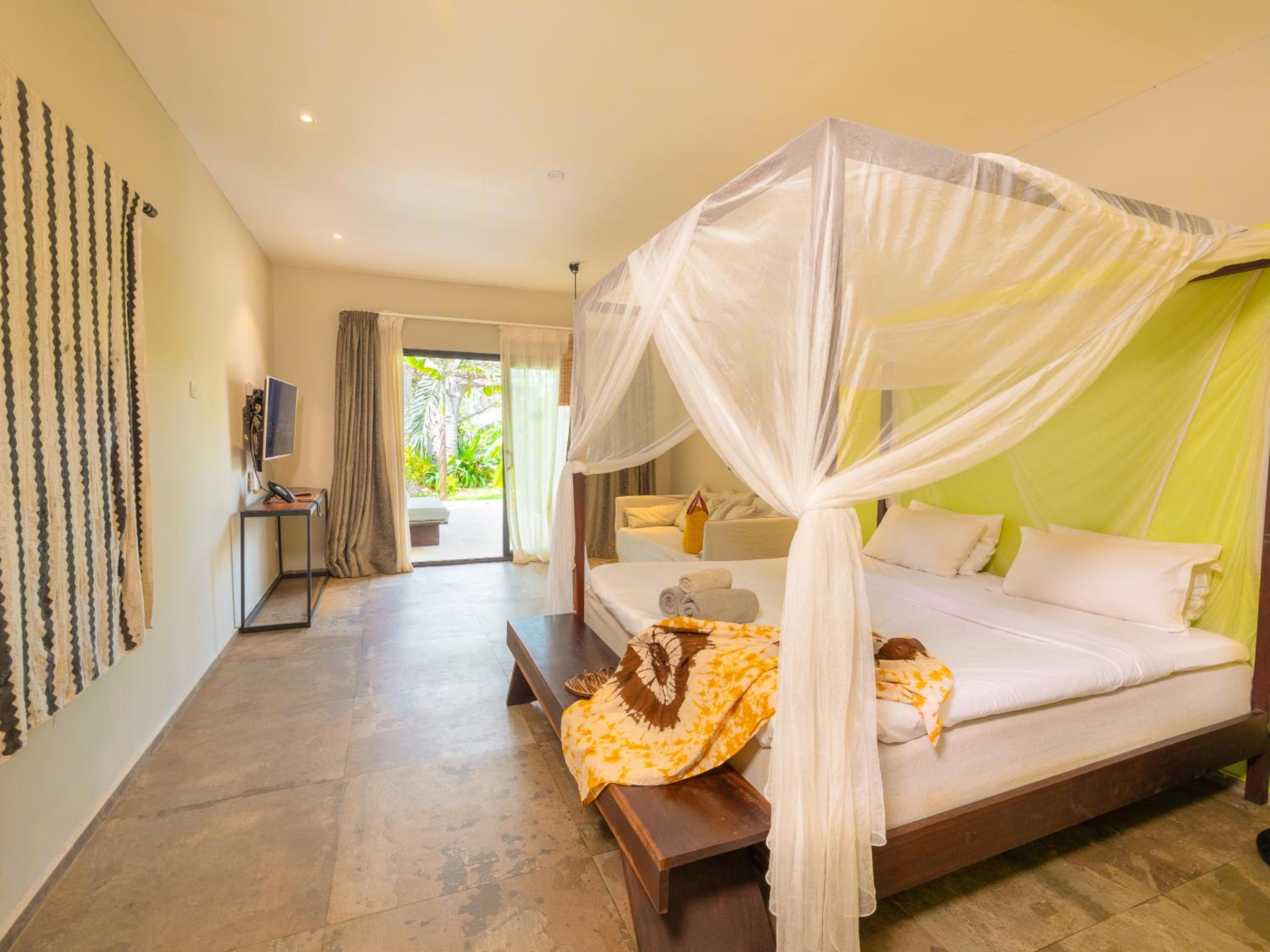 Double Room with Garden View - Photo 2