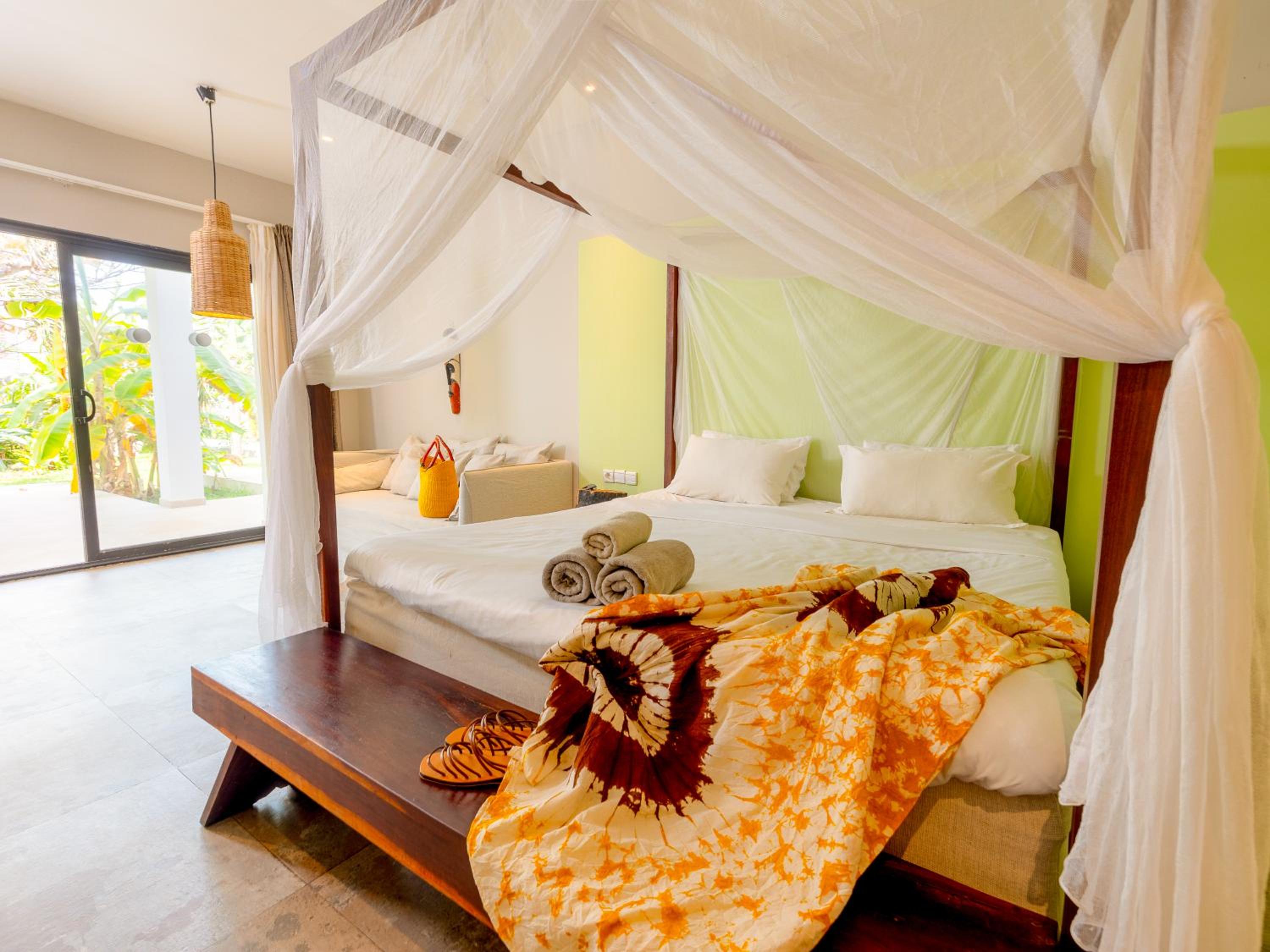Double Room with Garden View - Photo 3