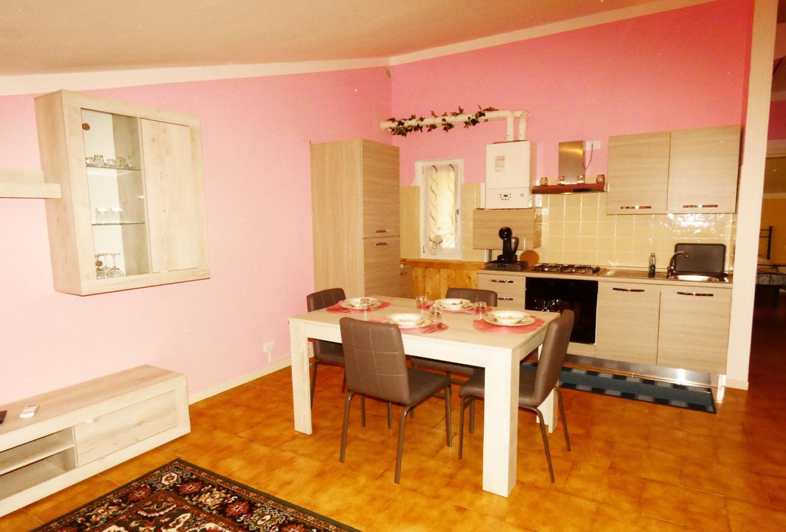 One-Bedroom Apartment with Lake View - Photo 2