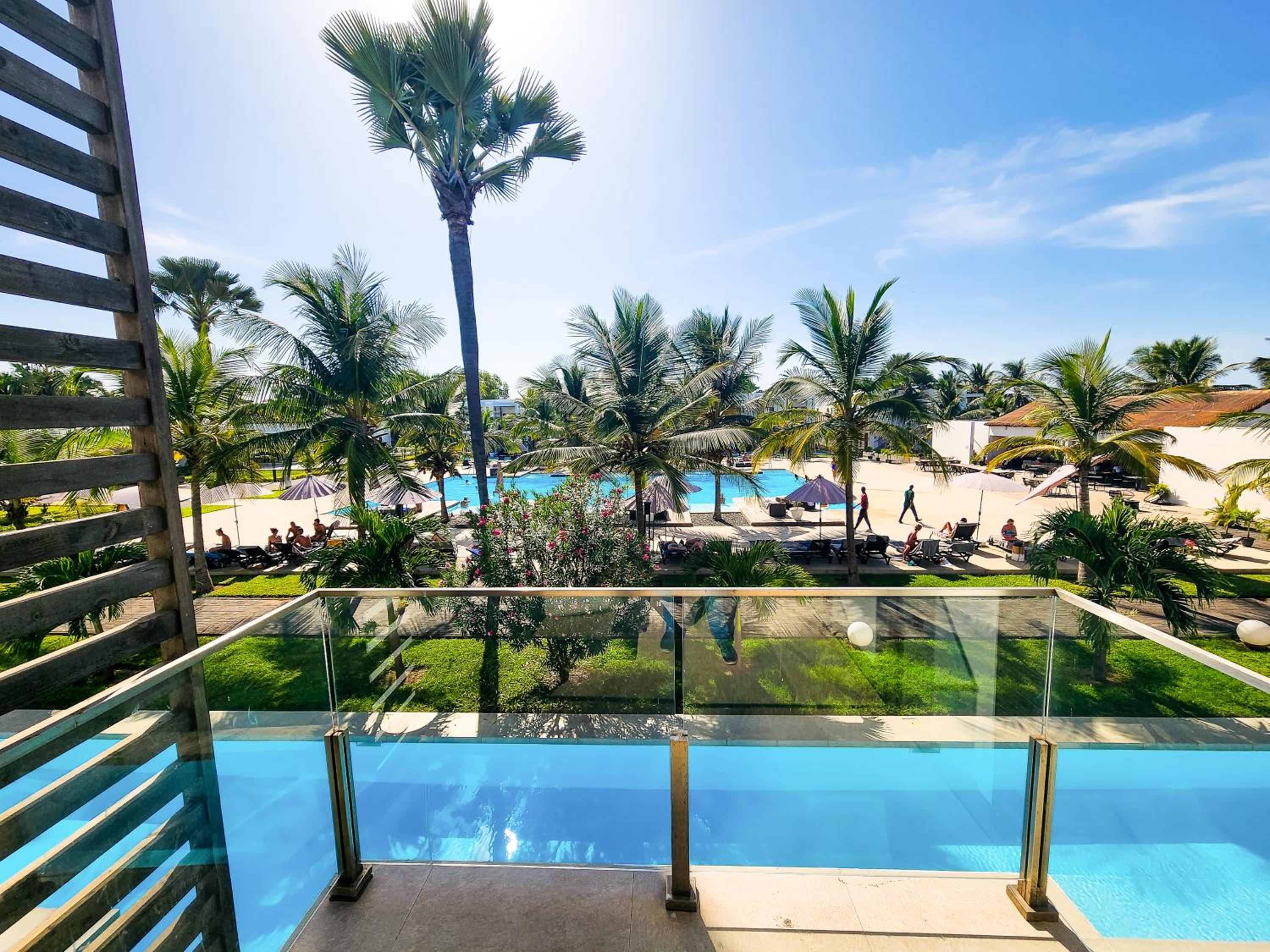 Double Room with Pool View - Photo 5