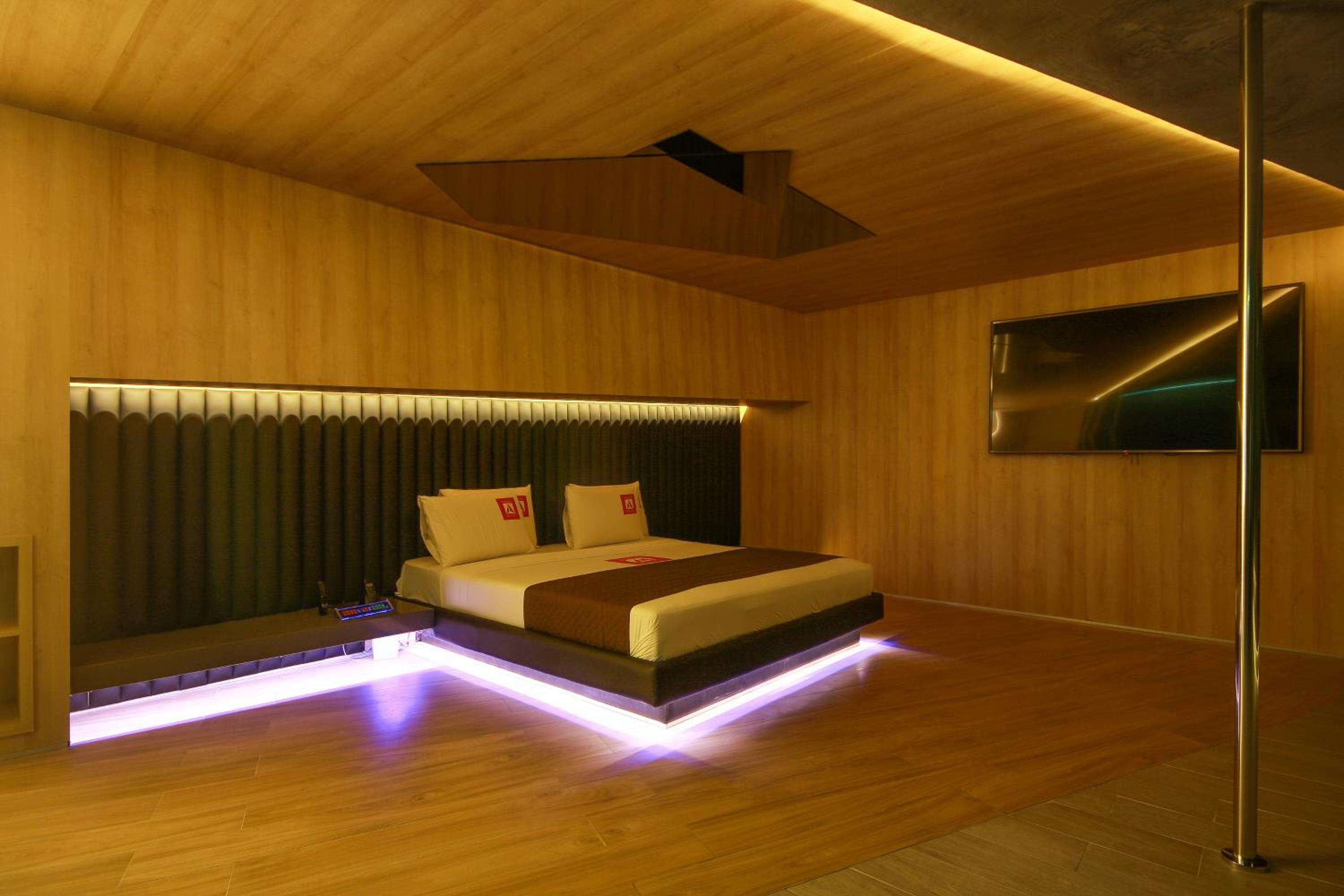Suite with Private Pool