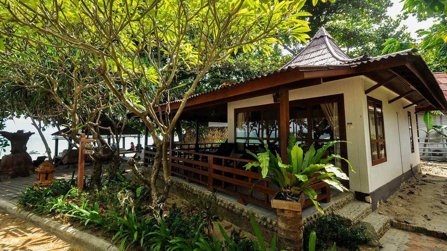 Villa - Beach Front photo 2