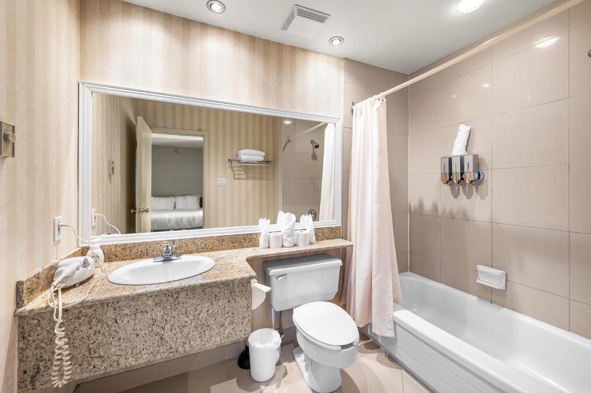 Double Room with Balcony photo 3