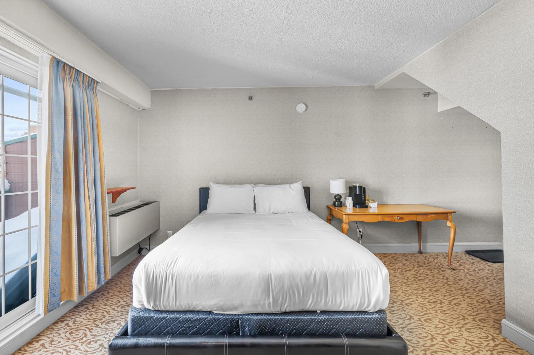 Double Room with Balcony photo 2