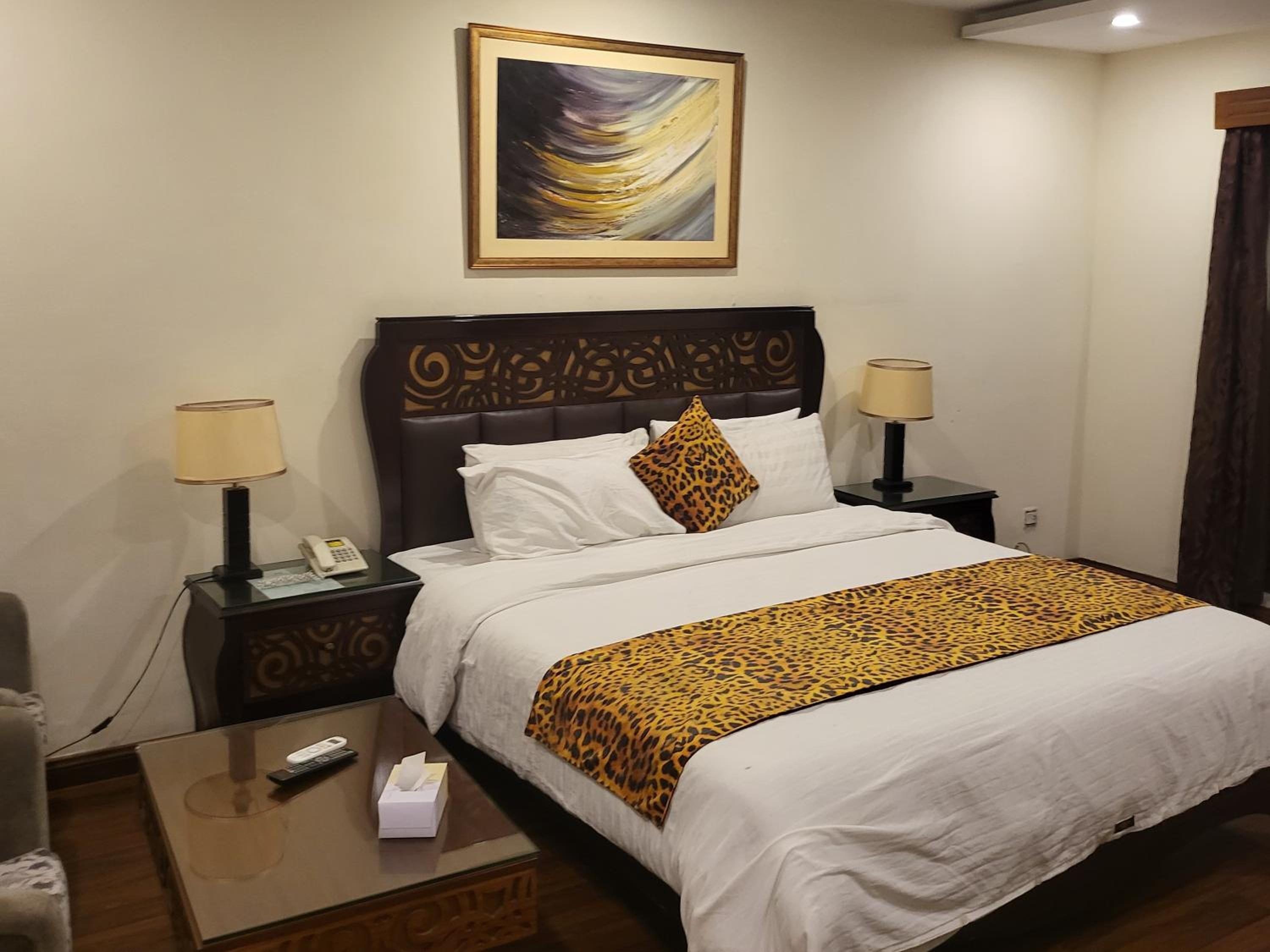 One-Bedroom Suite photo 3