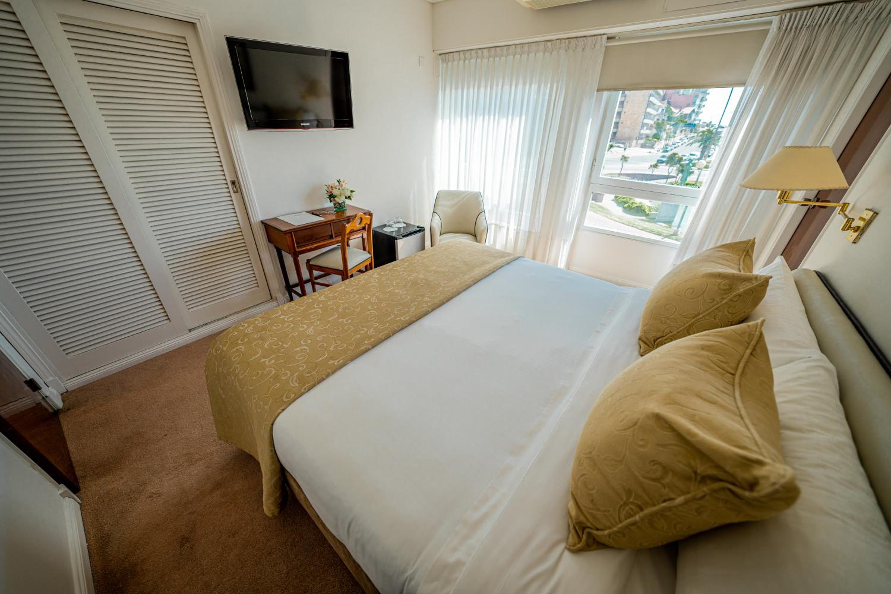 Double Room with Sea View photo 1