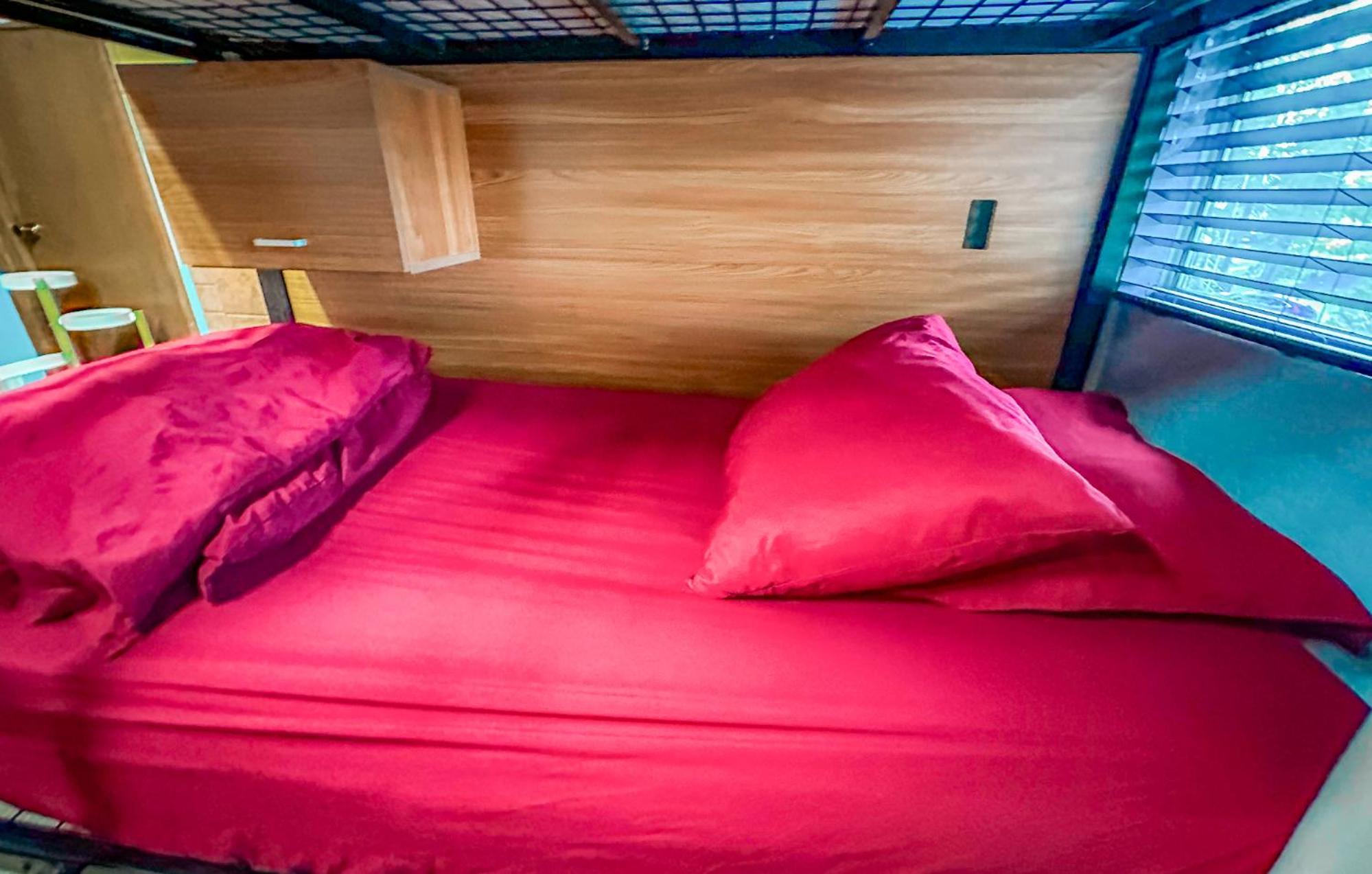 Bed in 6-Bed Mixed Dormitory Room photo 2
