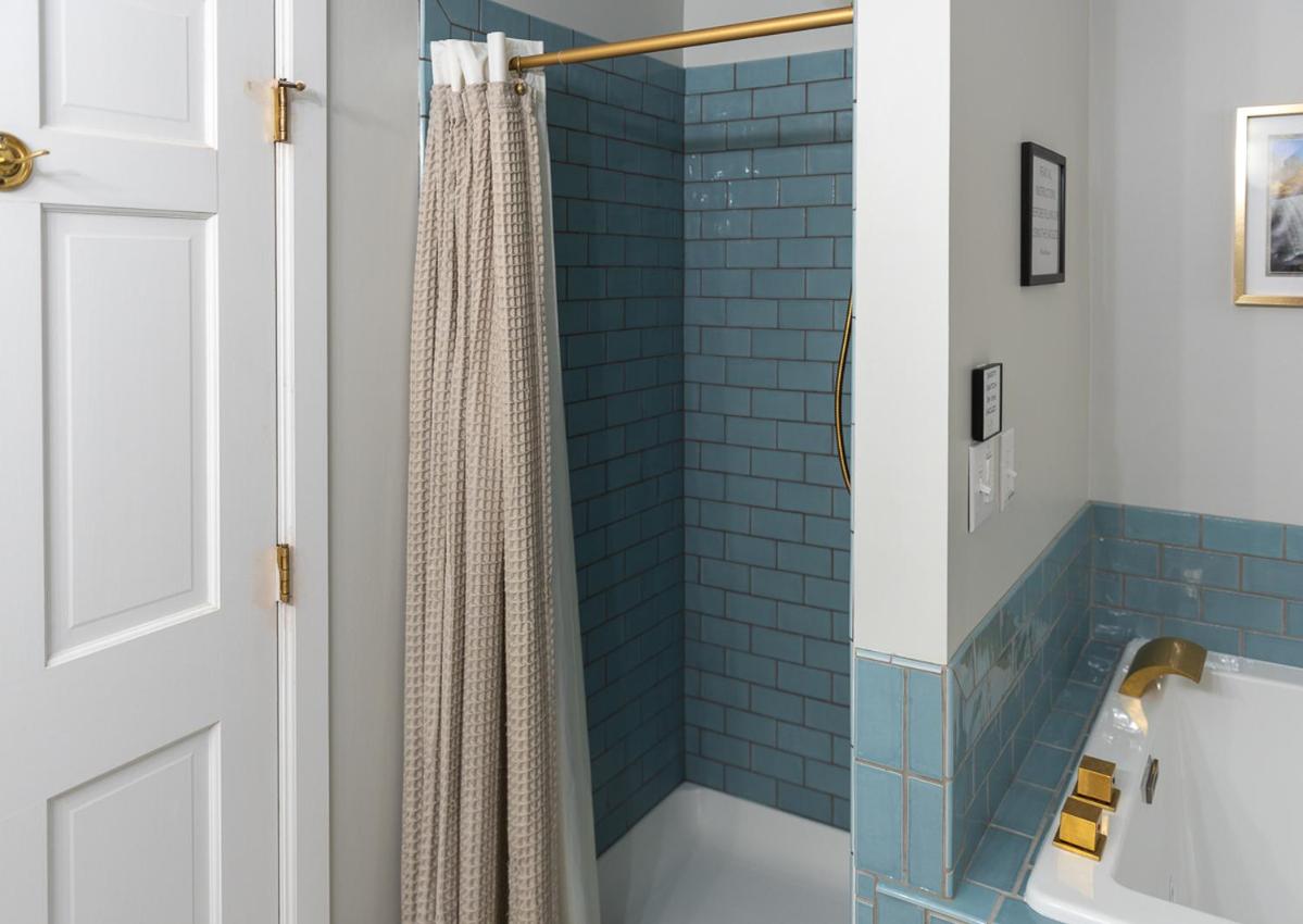 King Suite - Photo 8