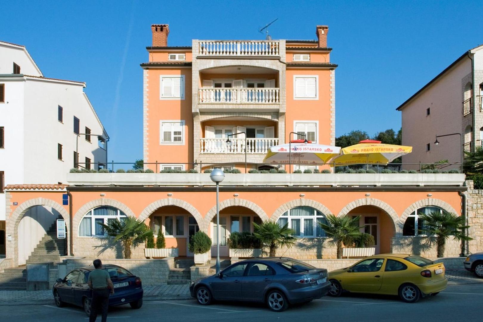 Apartment with Balcony photo 3